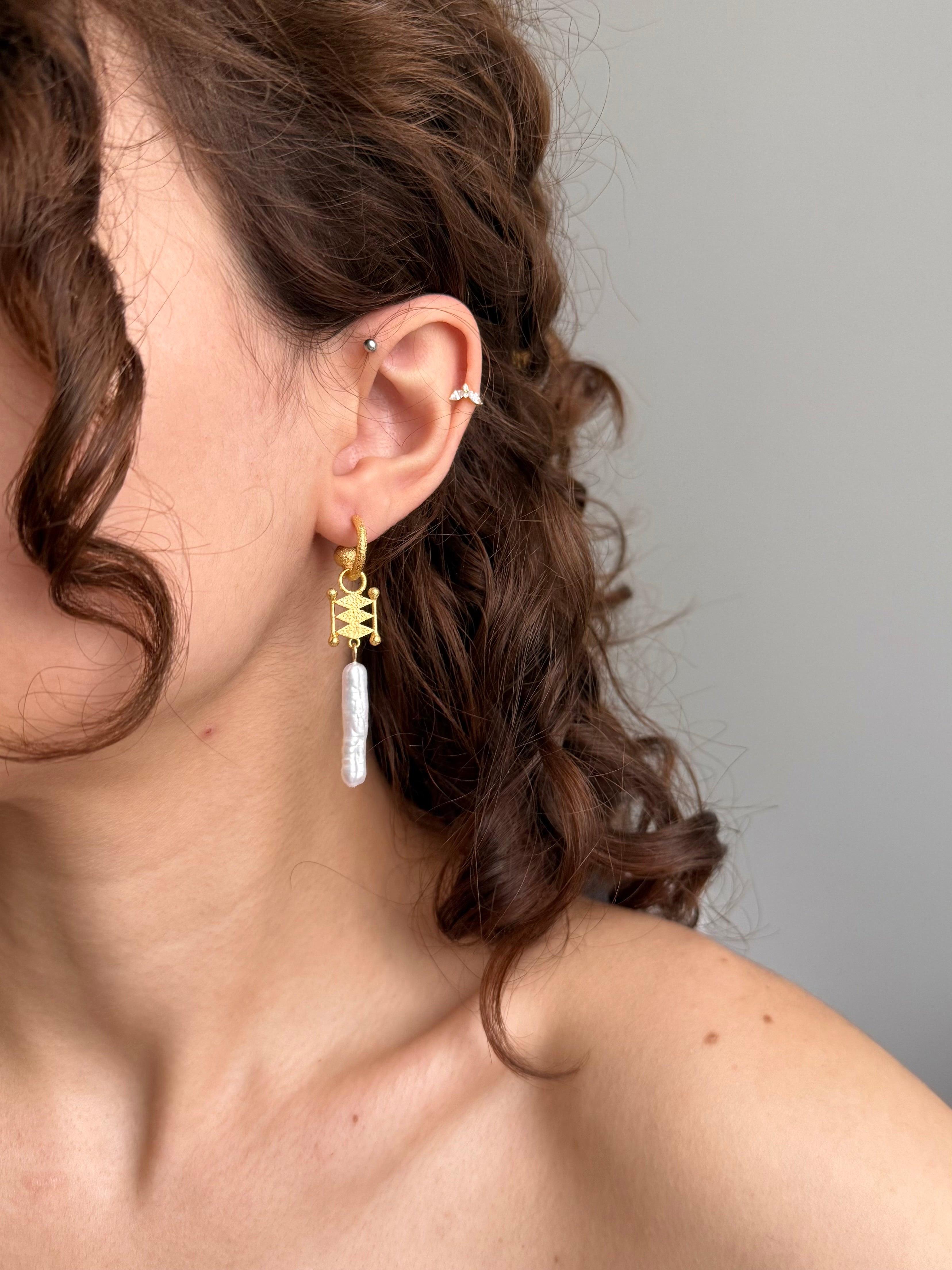 925 Gümüş Pearla Tasarım Küpe