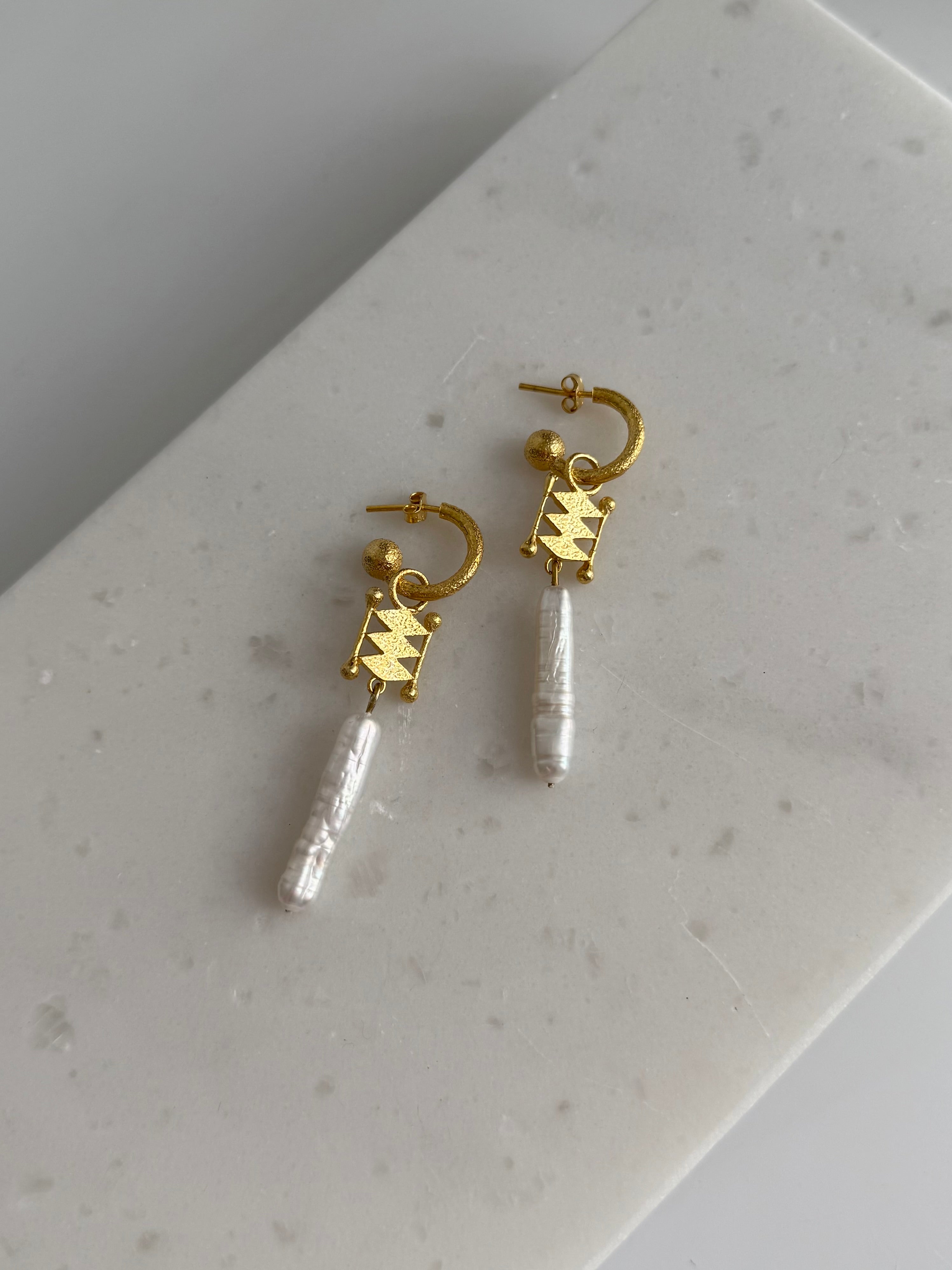 925 Gümüş Pearla Tasarım Küpe