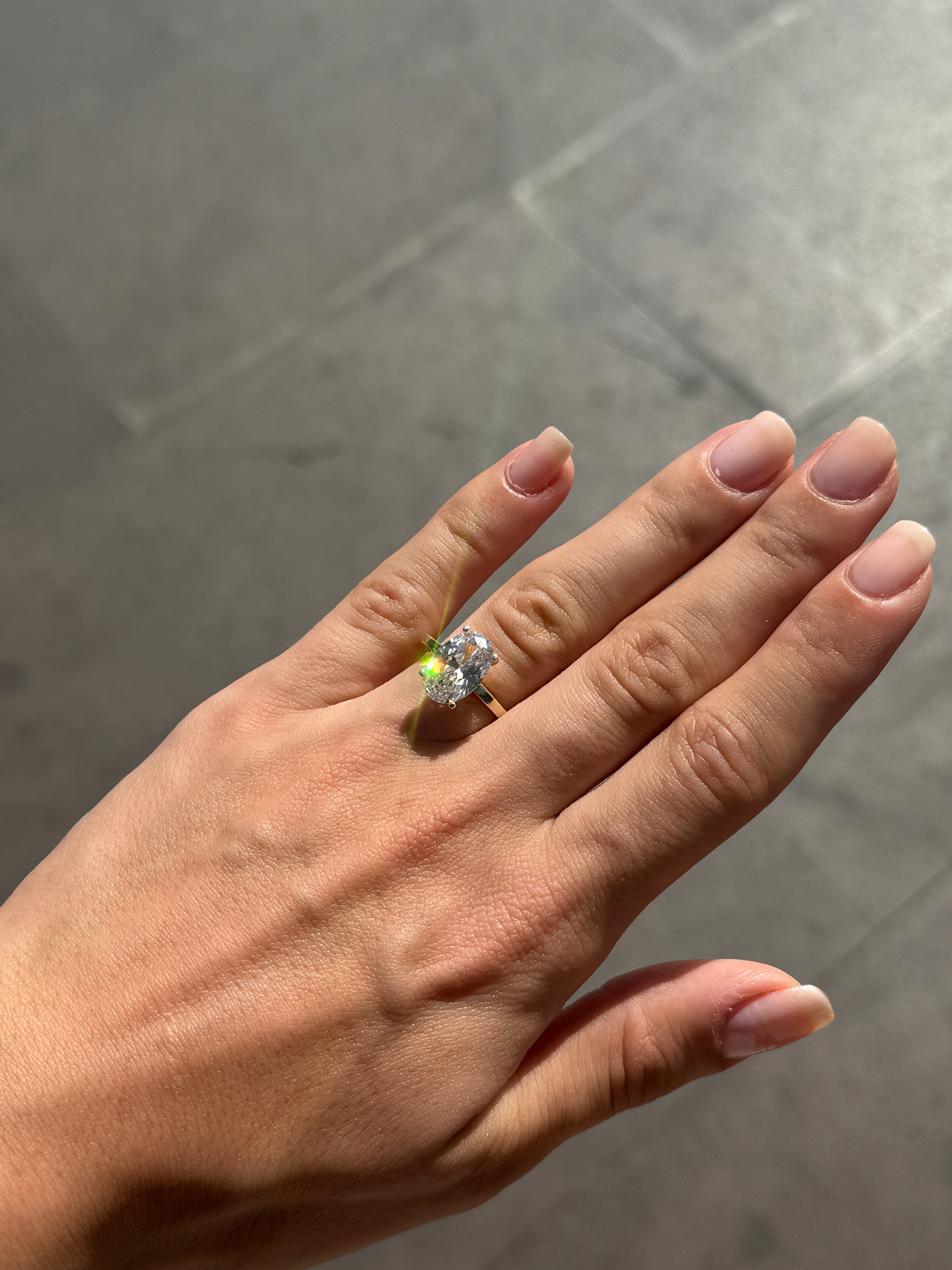 925 Gümüş Oval Tektaş Yüzük