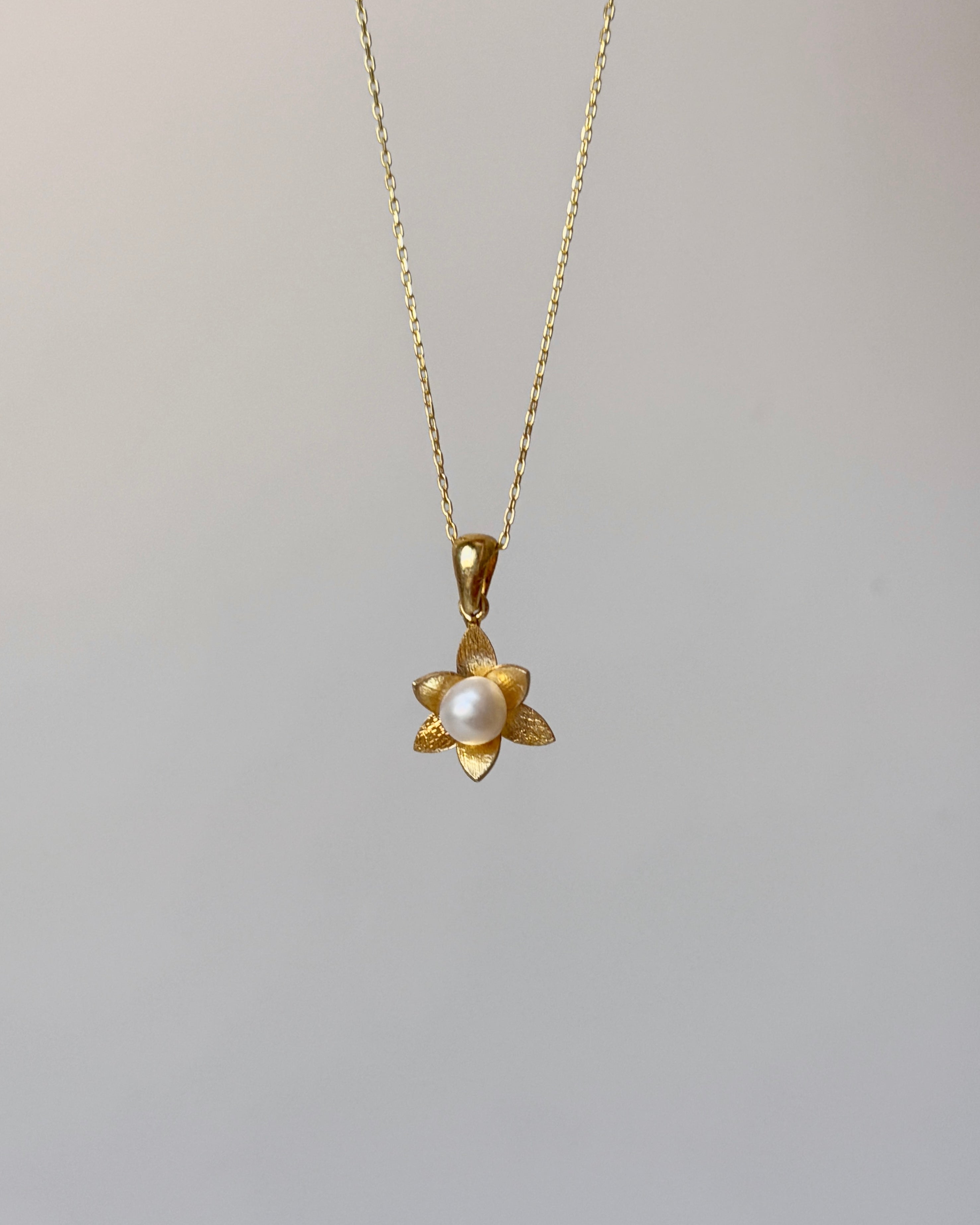 925 | İnci Lotus Kolye