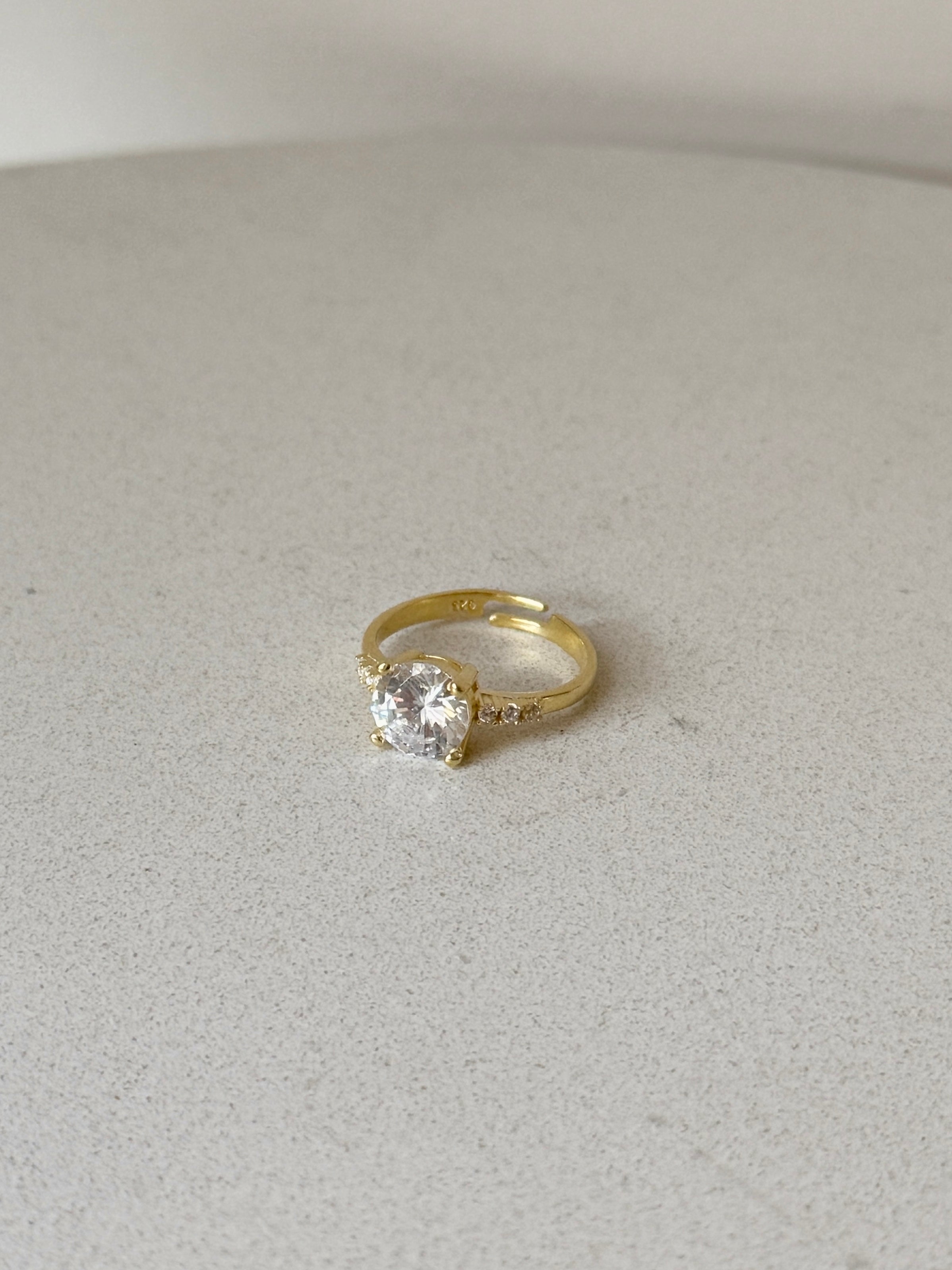 925 | Yarım Tur Tektaş Yüzük