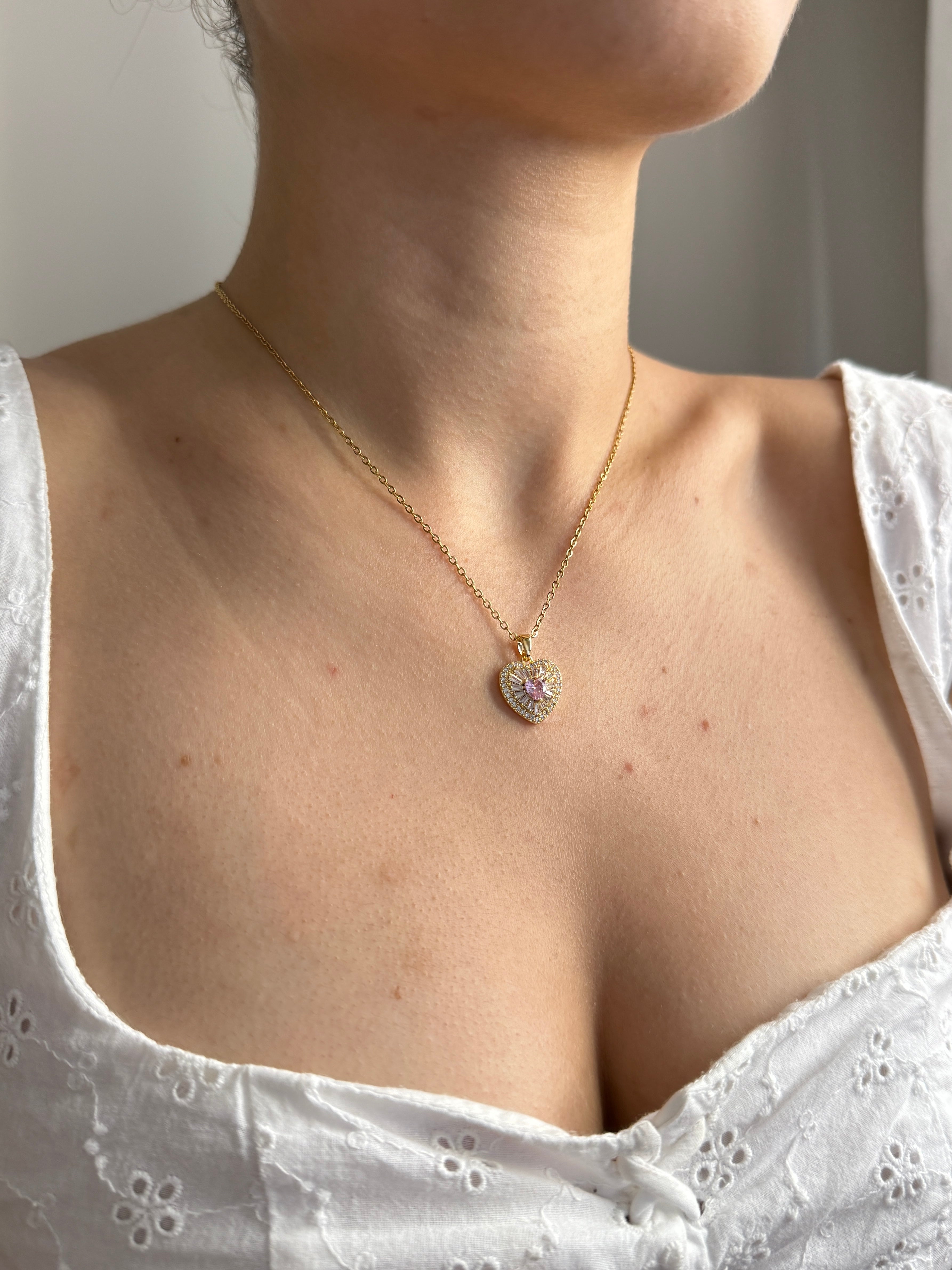 Çelik Pembe Taşlı Kalp Kolye