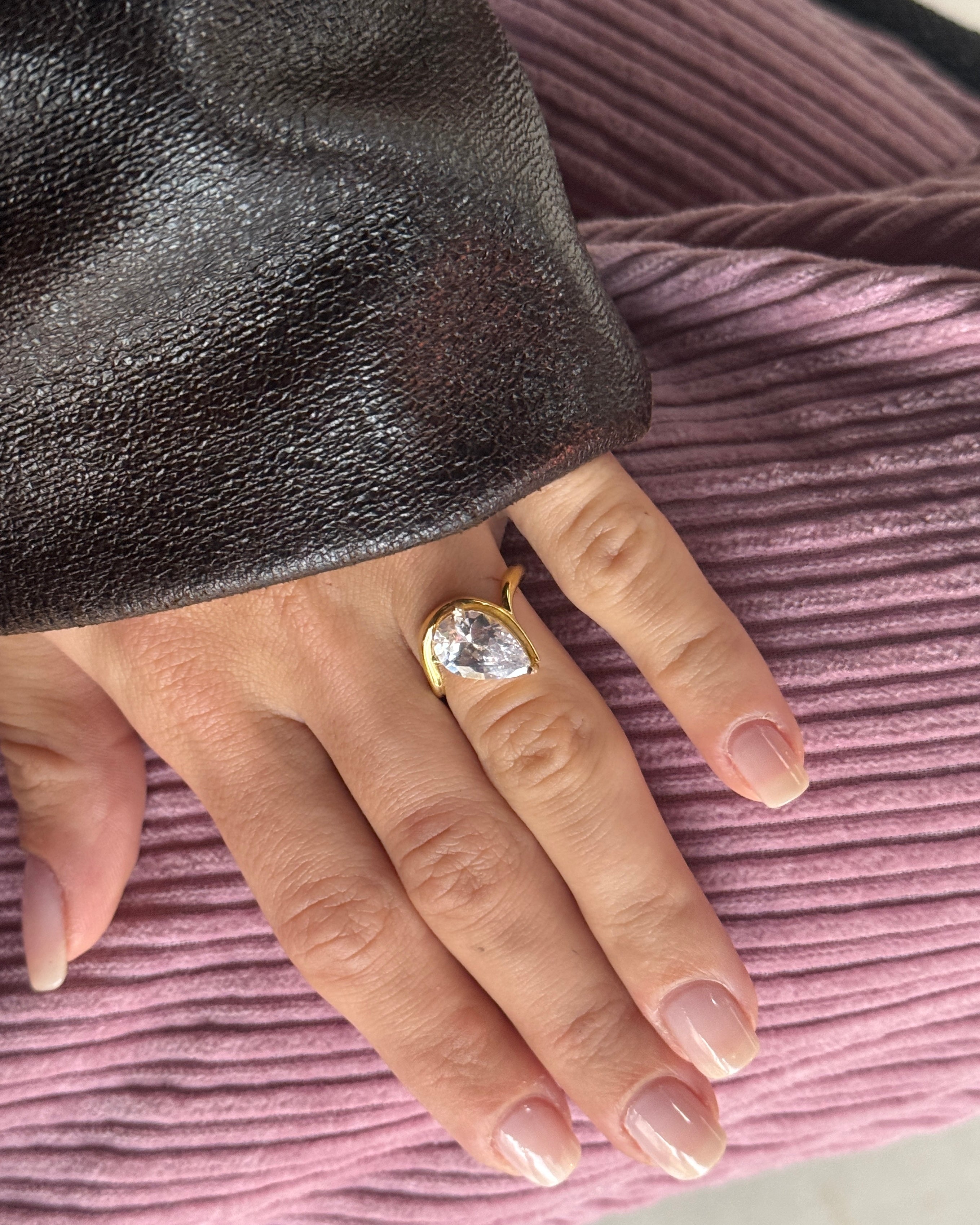 925 | Sarmal Damla Tektaş Yüzük / Ayarlanabilir Ölçü