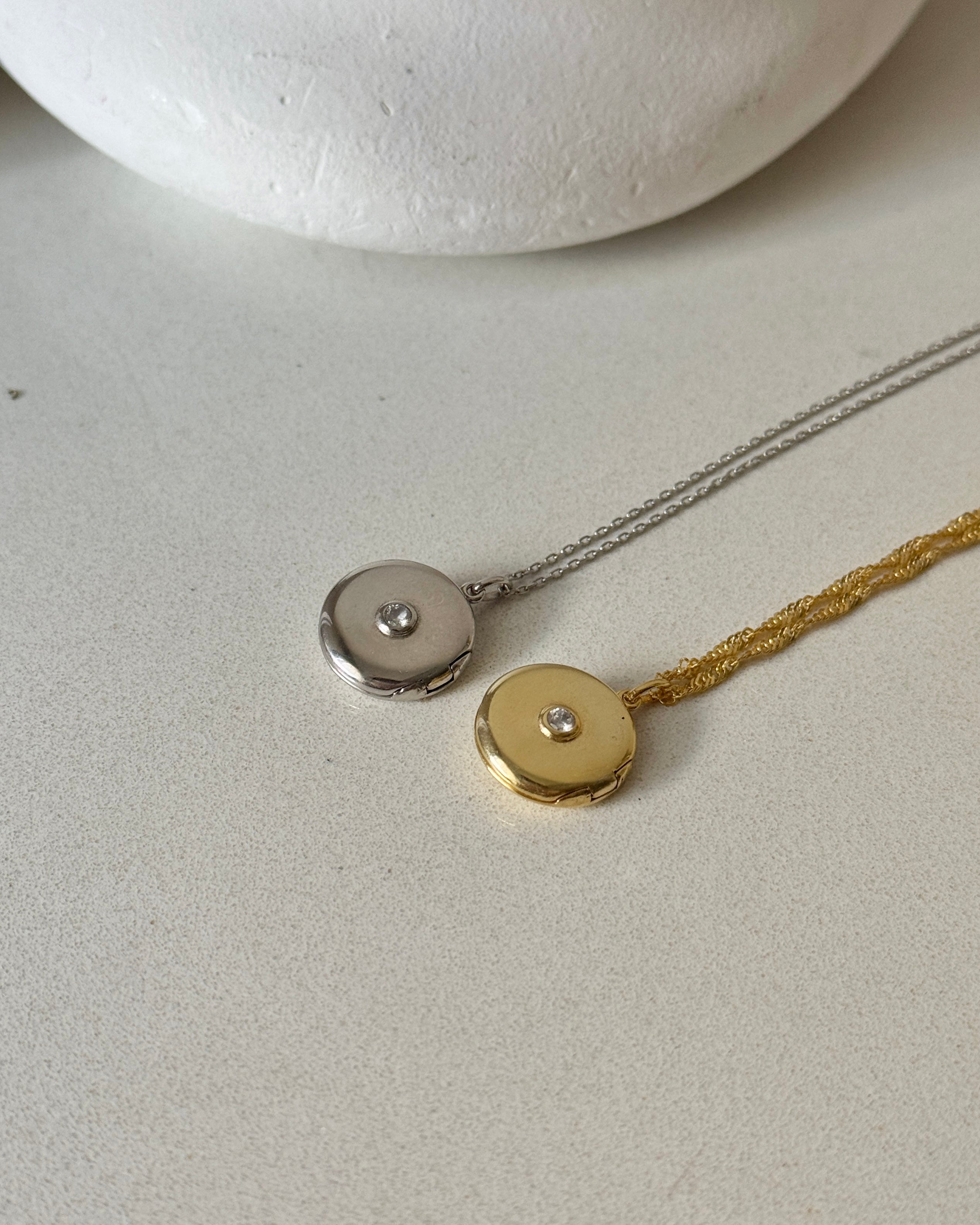 925| Şans Arılı Kapaklı Resim Kolye