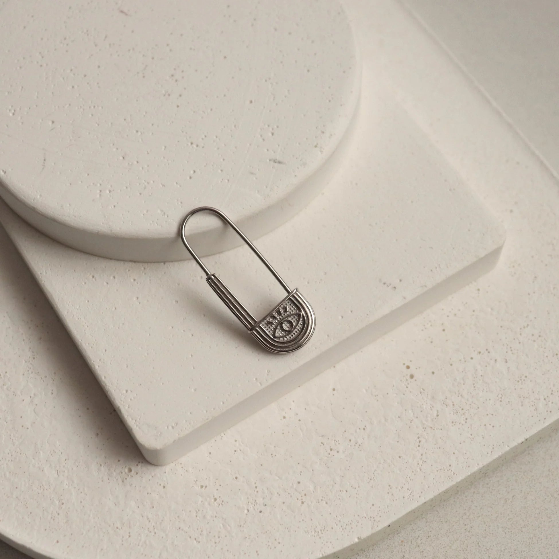 925 Ayar Gümüş | Göz İşlemeli Çengel Küpe Tekli