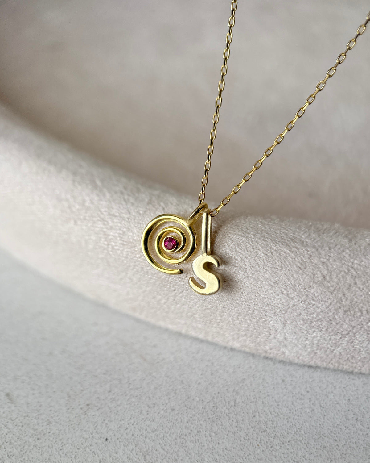 925 | Spiral Doğum Taş Harf Kolye