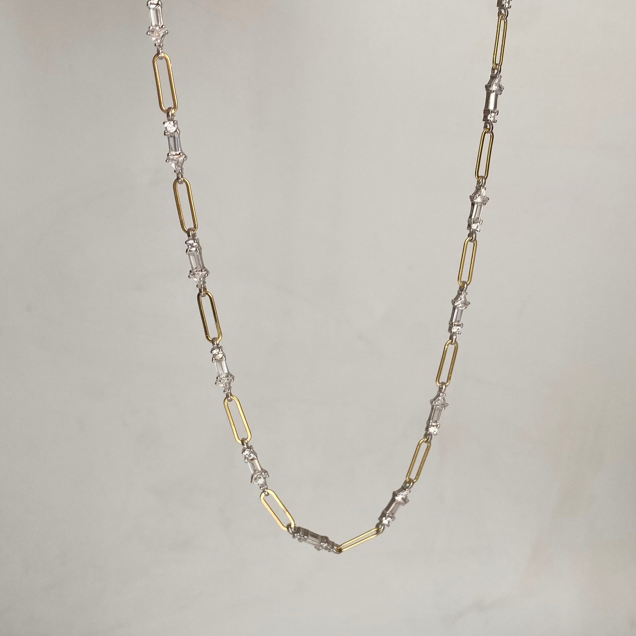 925 Ayar Gümüş Oklu Dörtgen Kolye