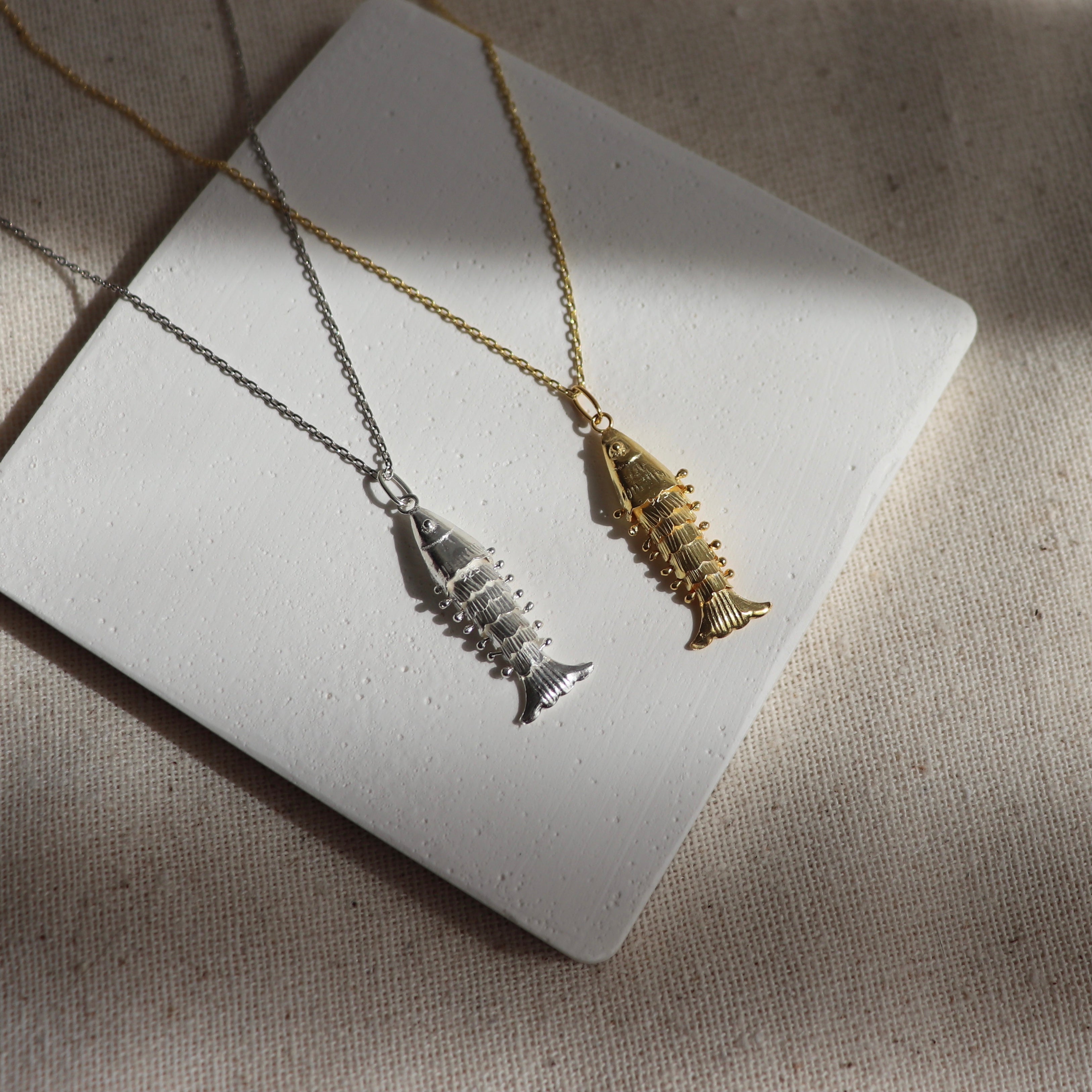 925 Ayar Gümüş | Hareketli Pullu Balık Kolye