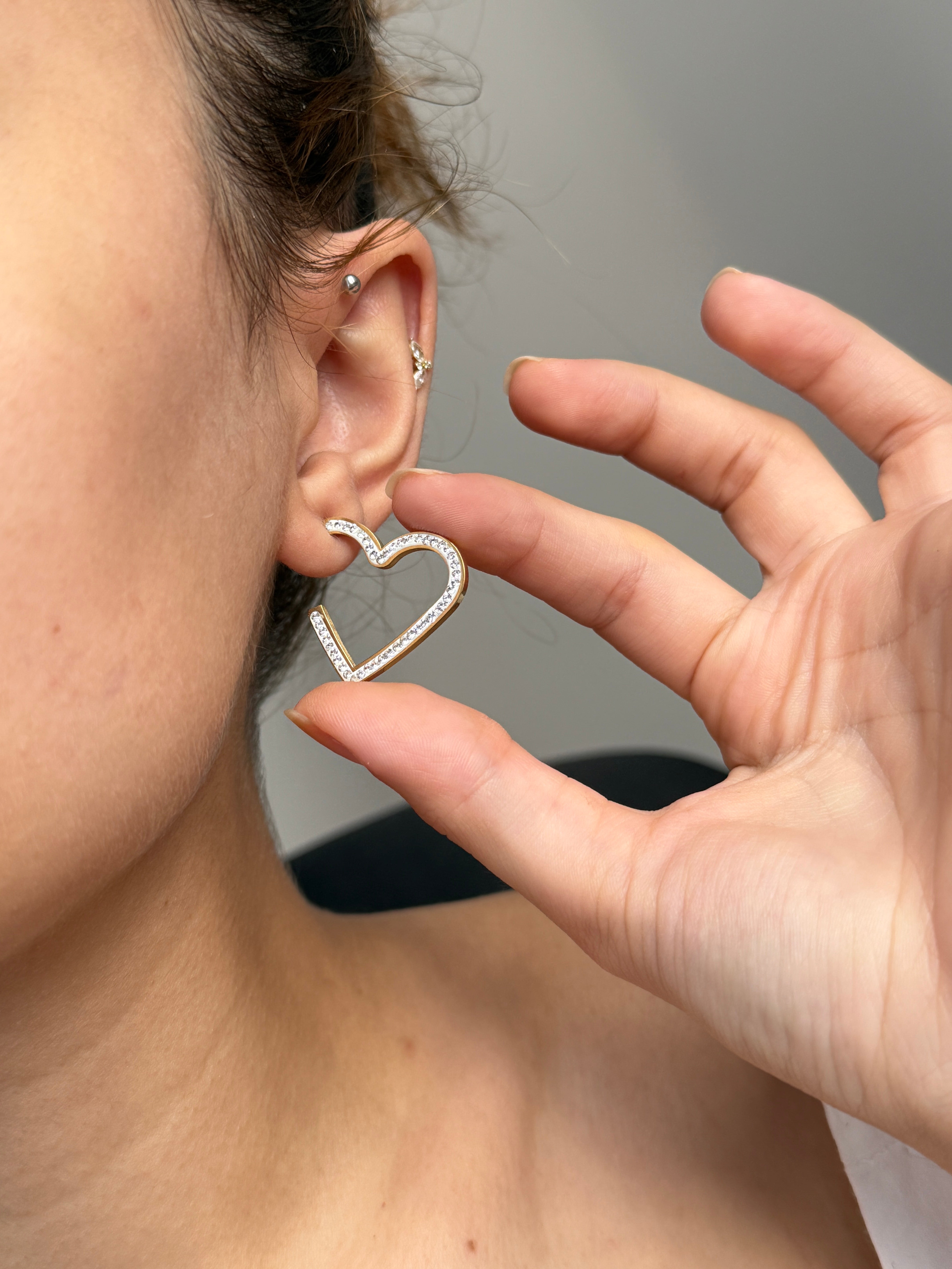 Çelik Taşlı Kalp Küpe