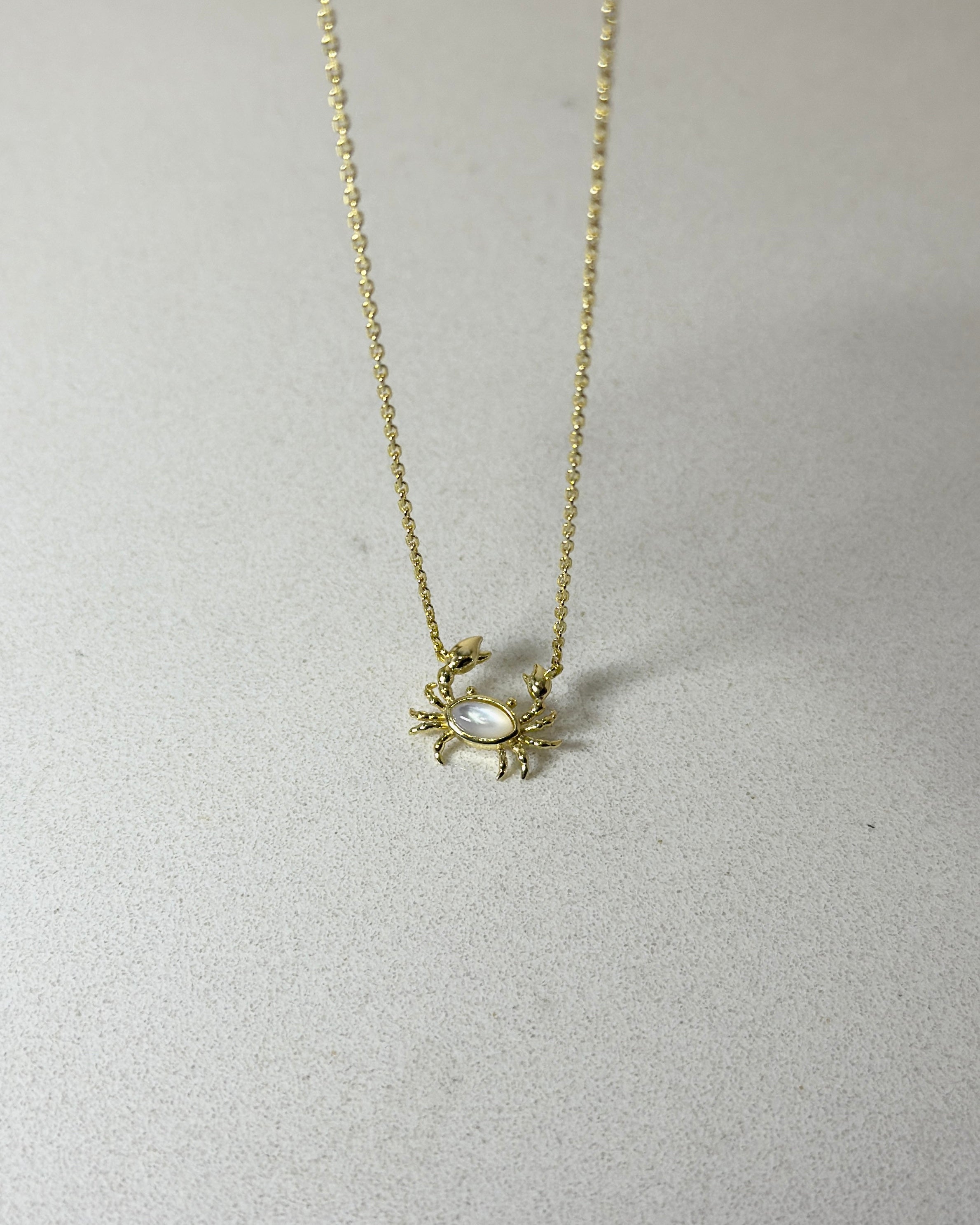 925 | Sedef Taş Yengeç Kolye