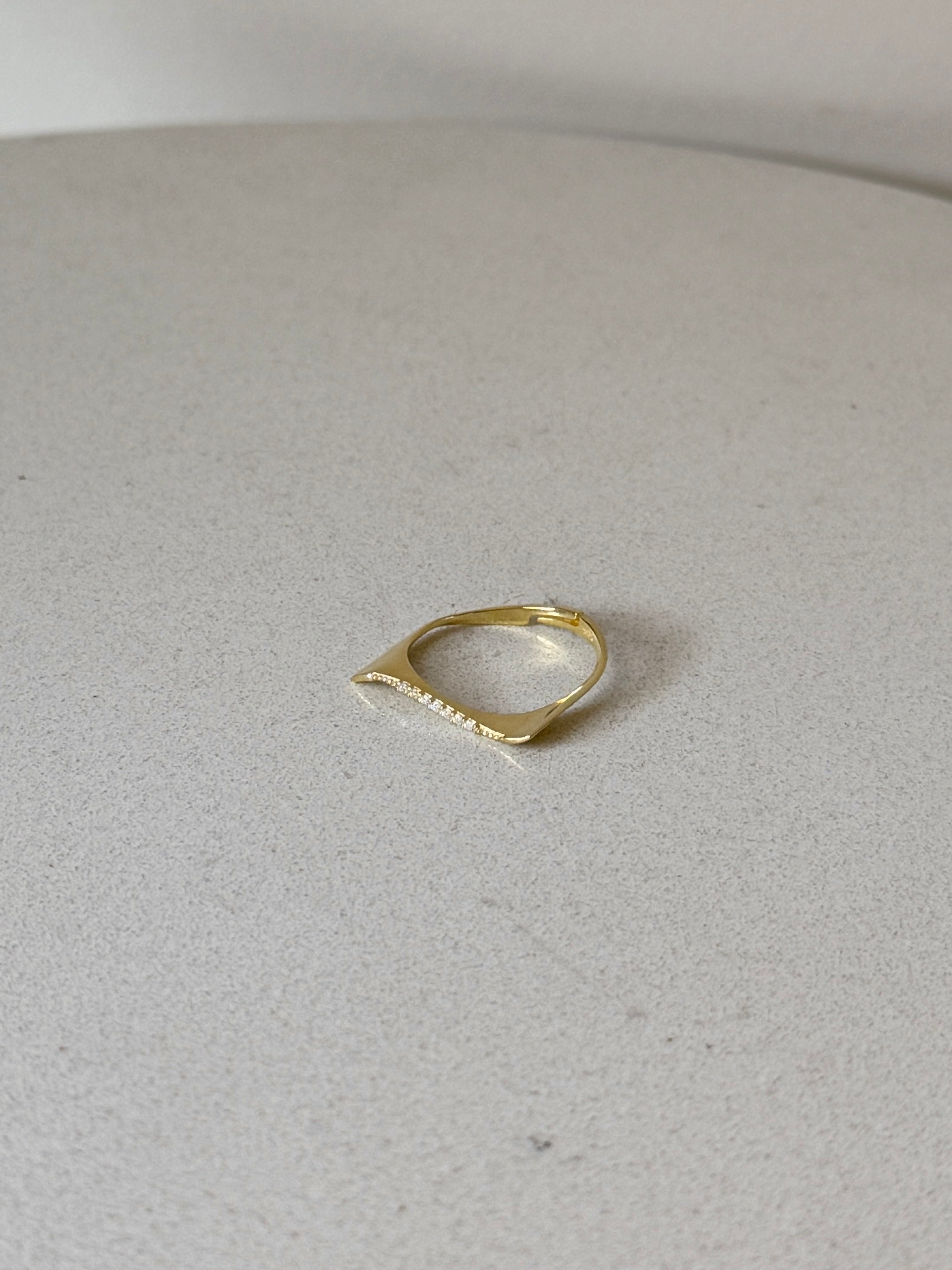 925 | İnce Kavis Taş Yüzük