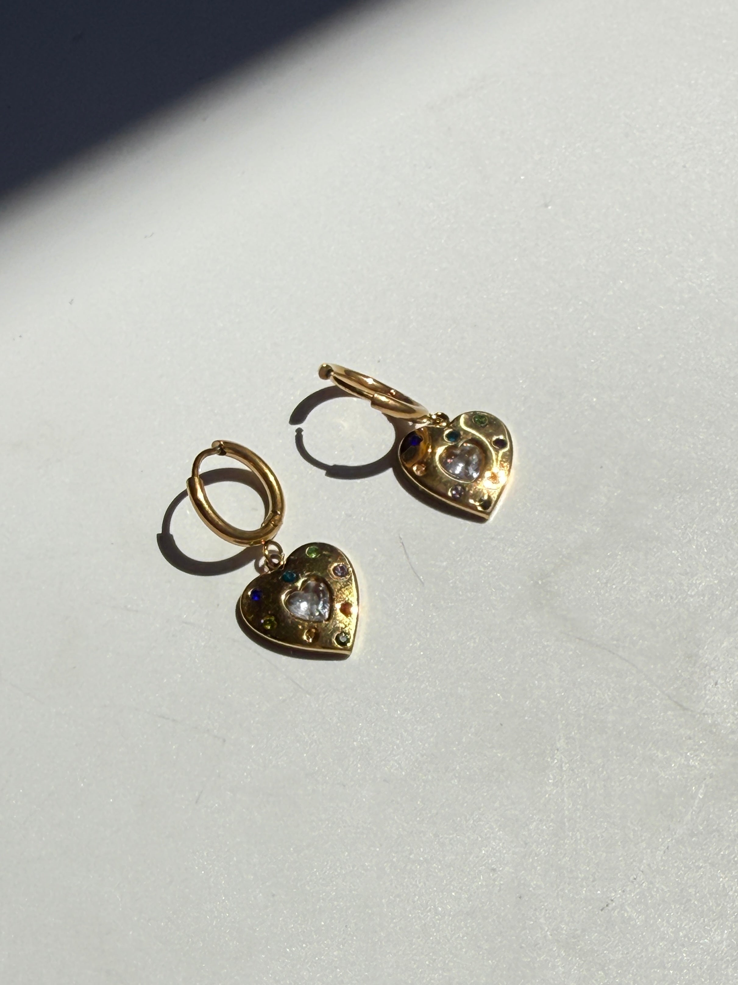 Çelik Renkli Taş Kalp Küpe