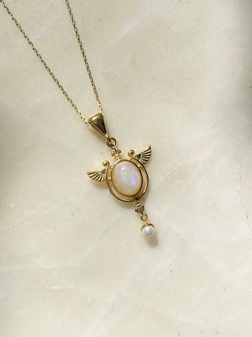 925 | Kanatlı Ay Taşı Kolye