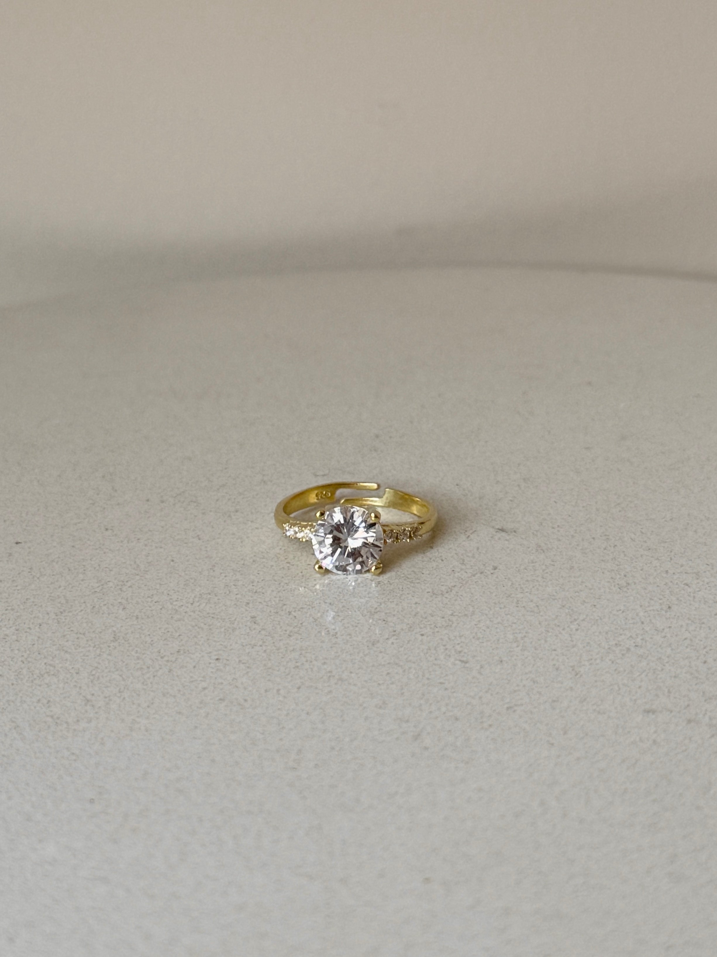 925 | Yarım Tur Tektaş Yüzük