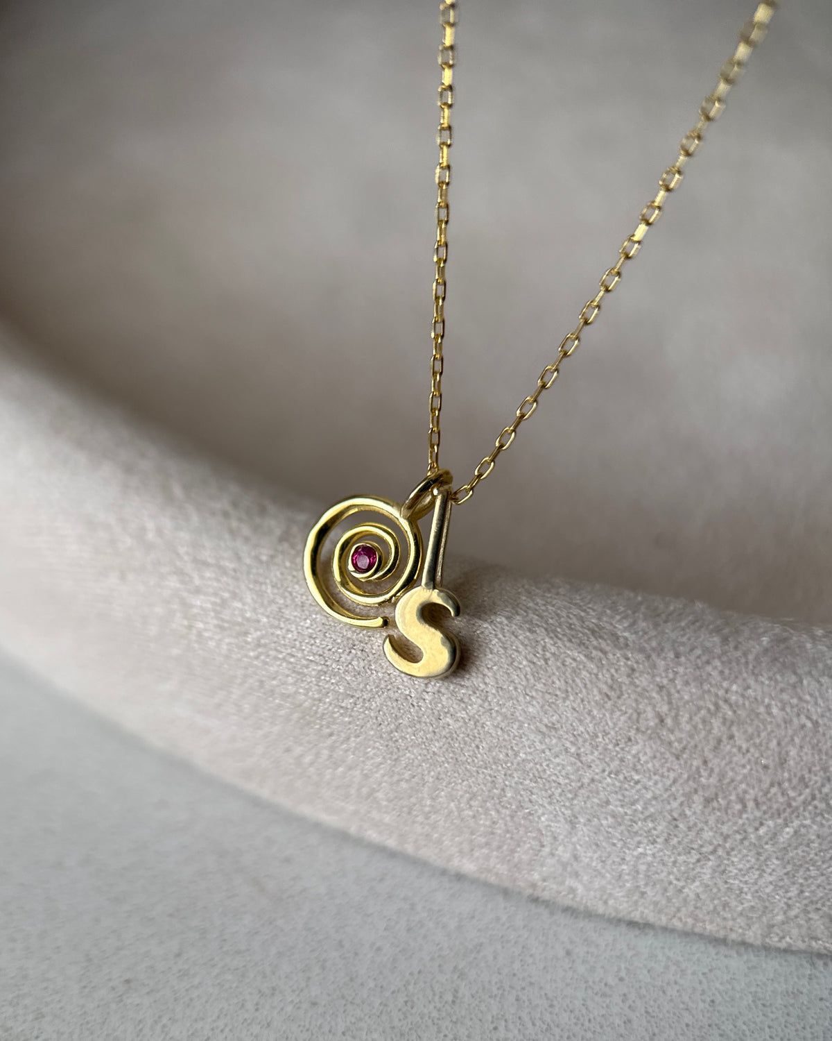 925 | Spiral Doğum Taş Harf Kolye