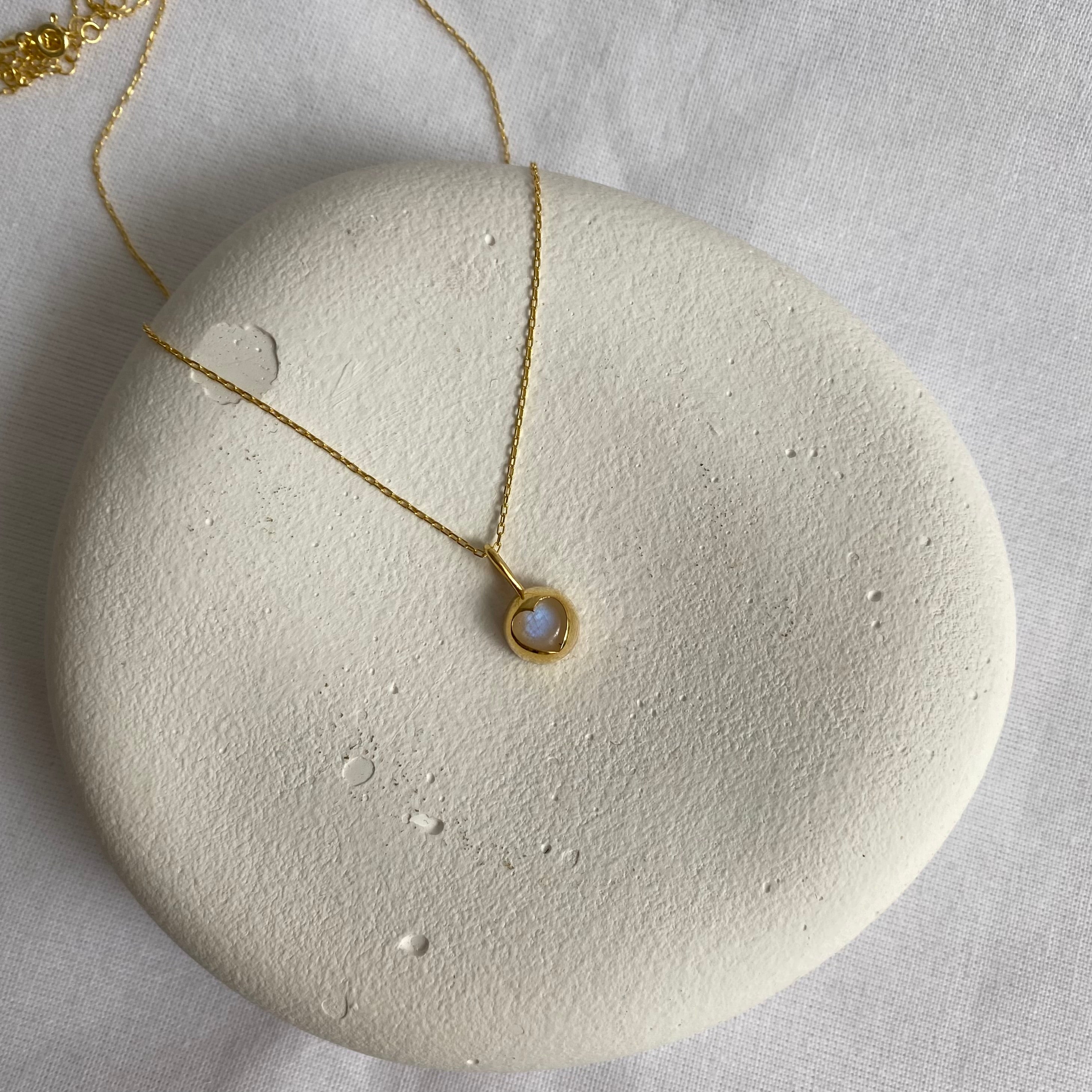 925 Ayar Gümüş | Kalpli Ay Taşı Kolye