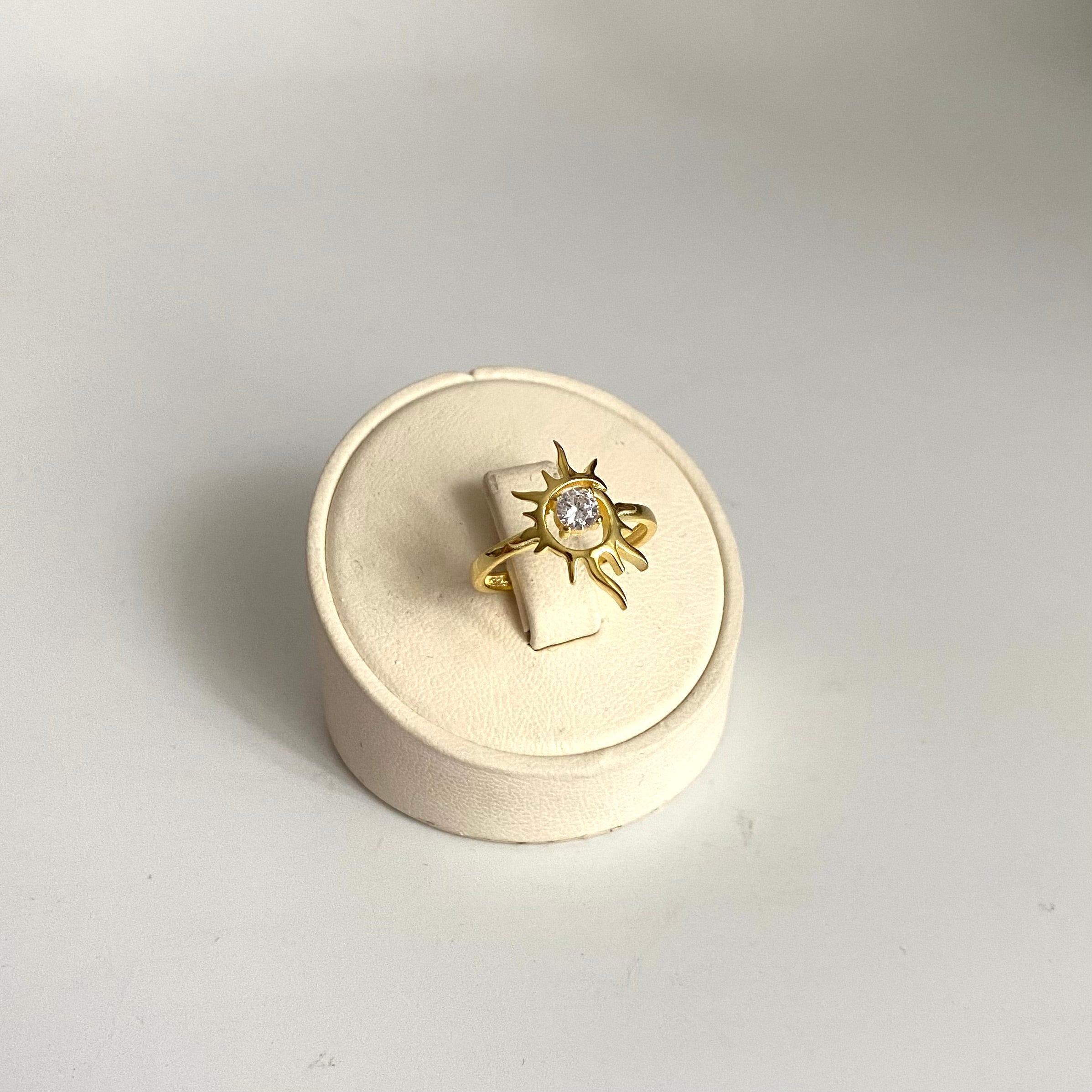 925 Gümüş Taşlı Güneş Yüzük