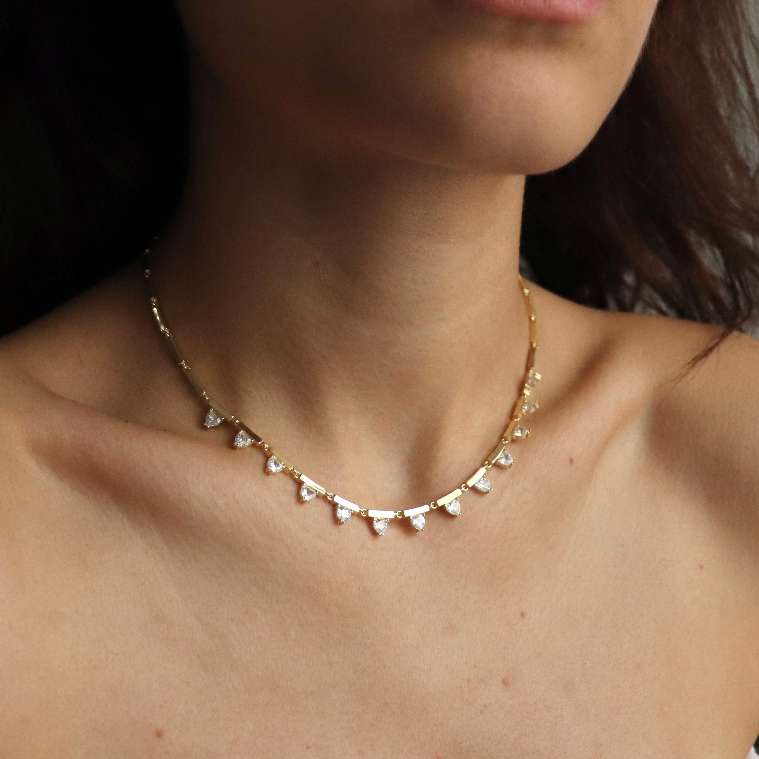 925 Ayar Gümüş Geometrik Kalp Kolye