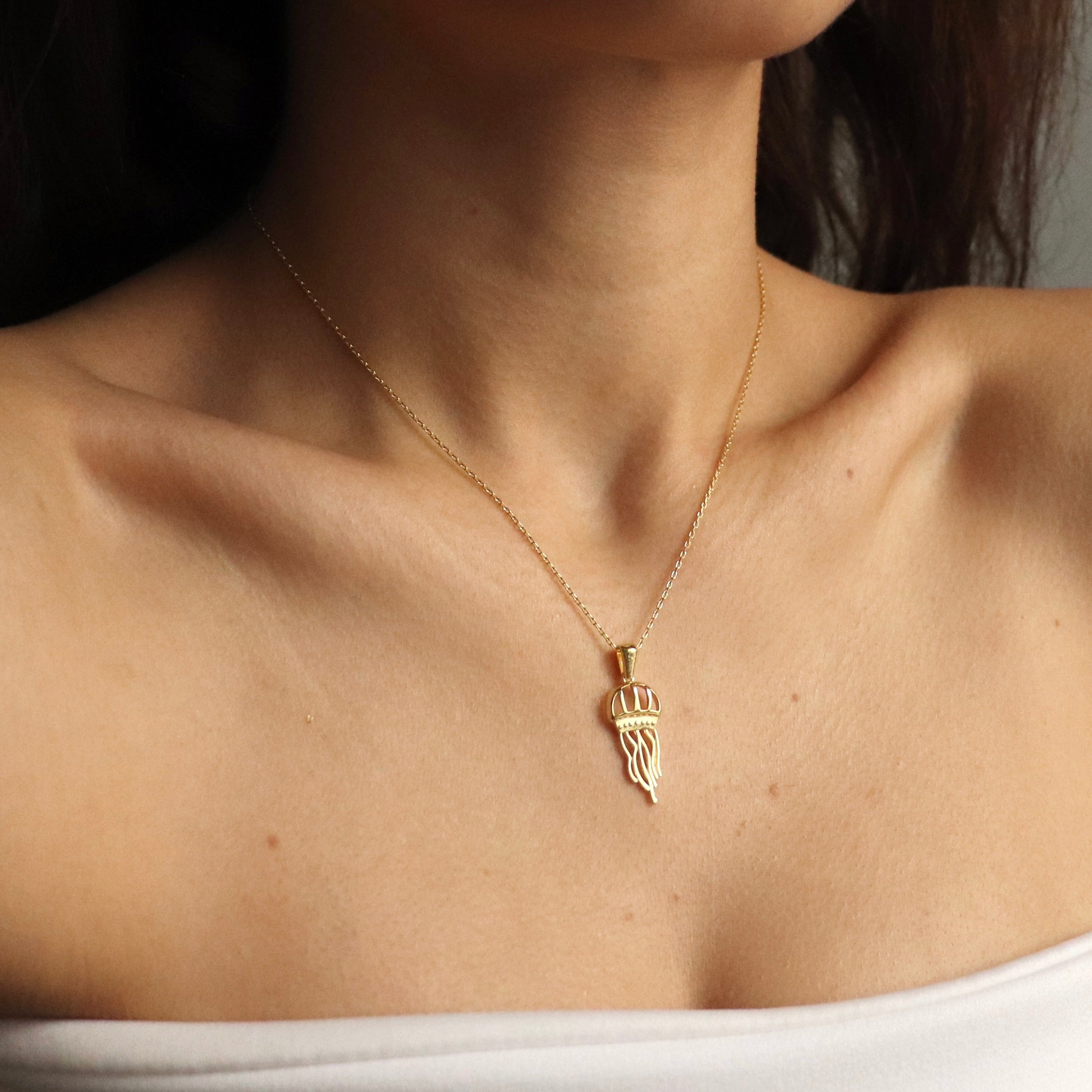 925 Ayar Gümüş Deniz Anası Kolye