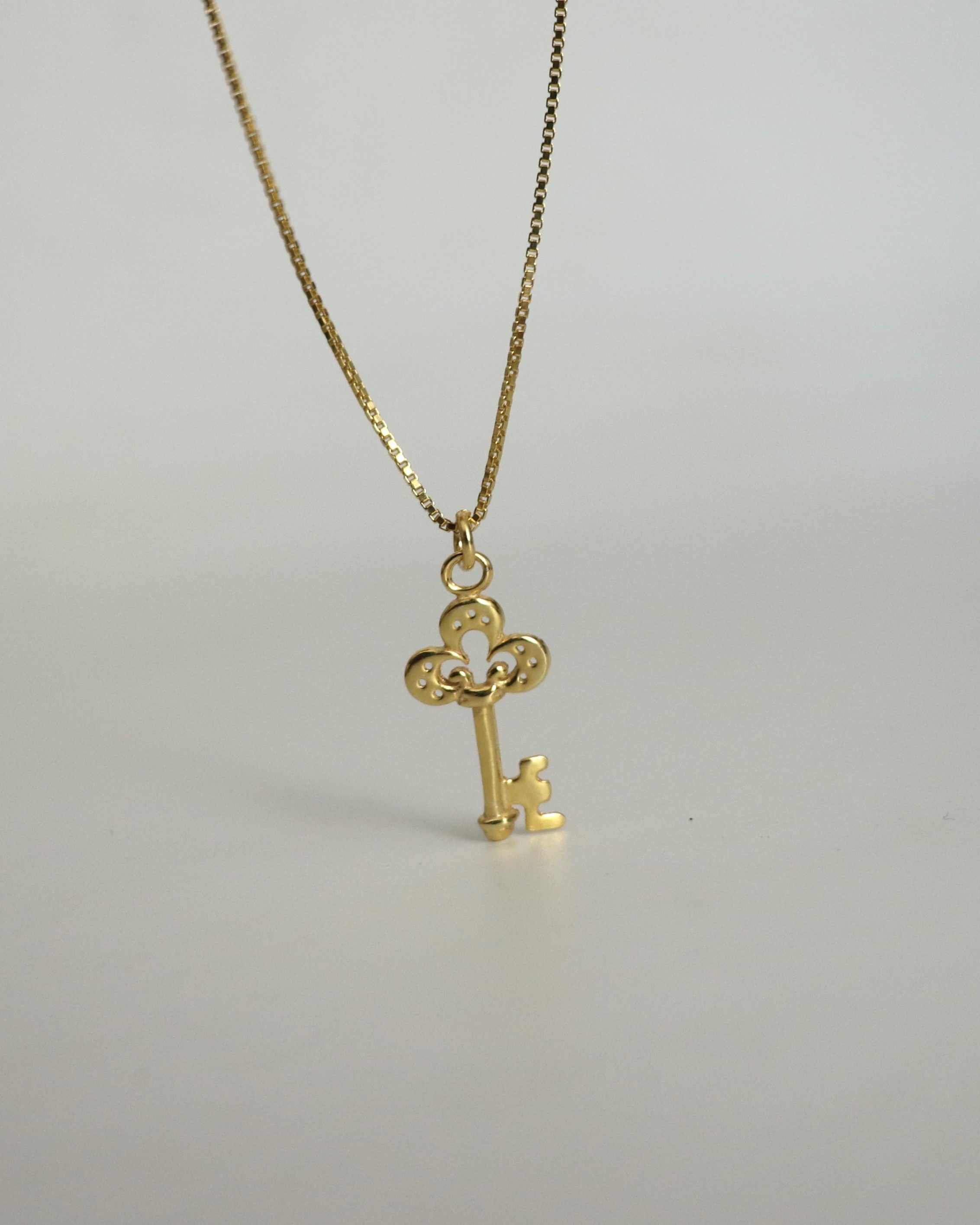 925 | Desenli Anahtar Charm Kolye