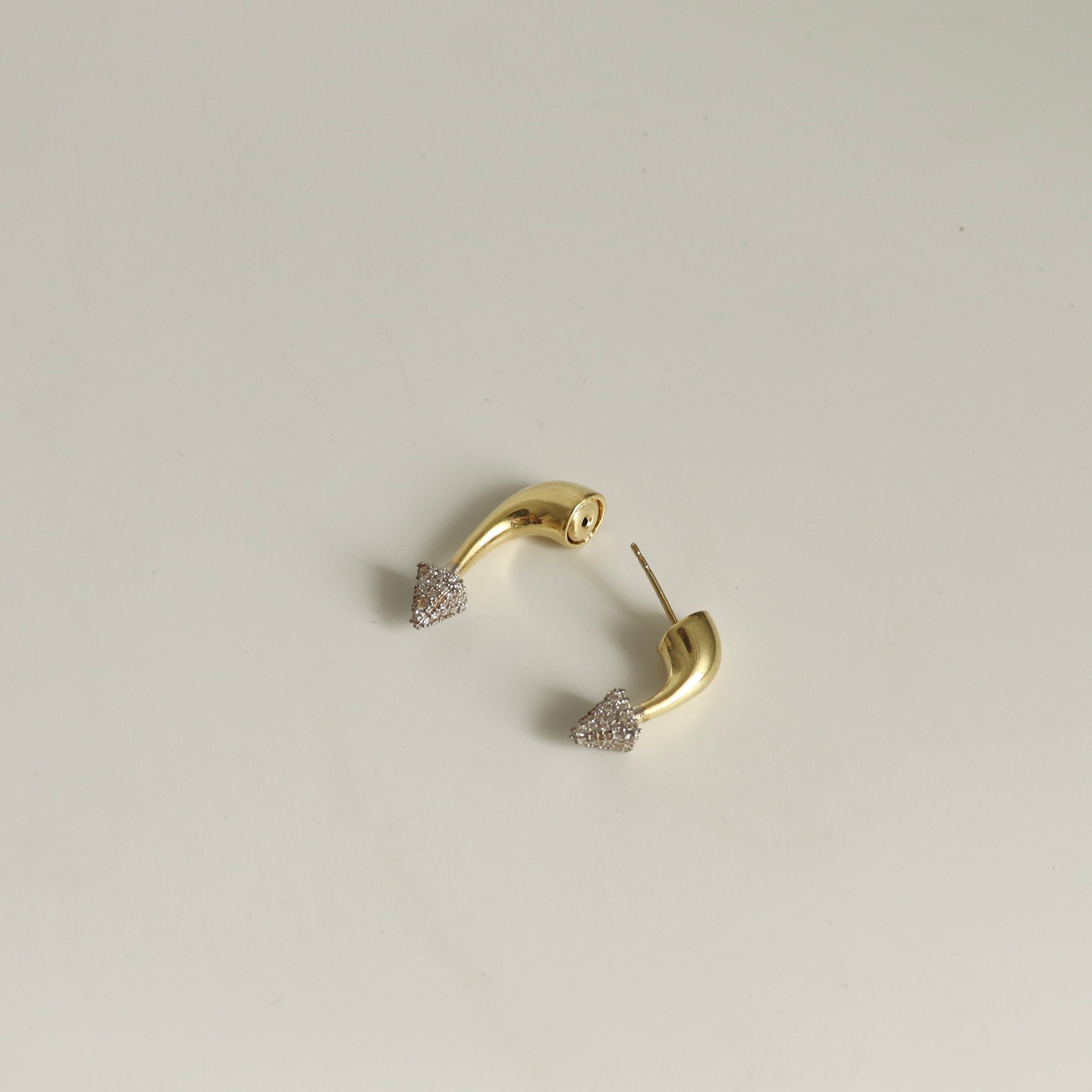 925 Gümüş Çivili Geçmeli Mix Küpe Tekli