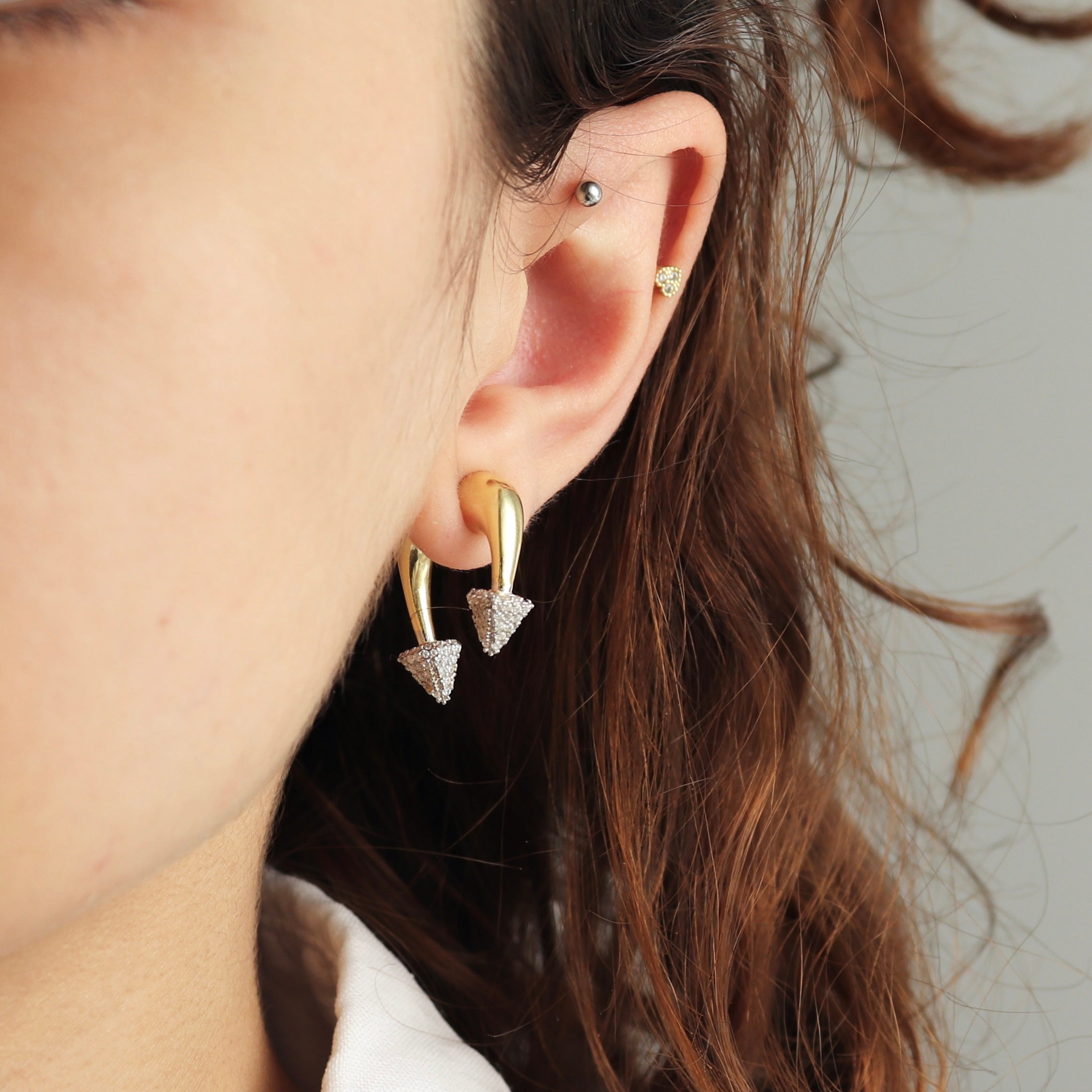 925 Gümüş Çivili Geçmeli Mix Küpe Tekli