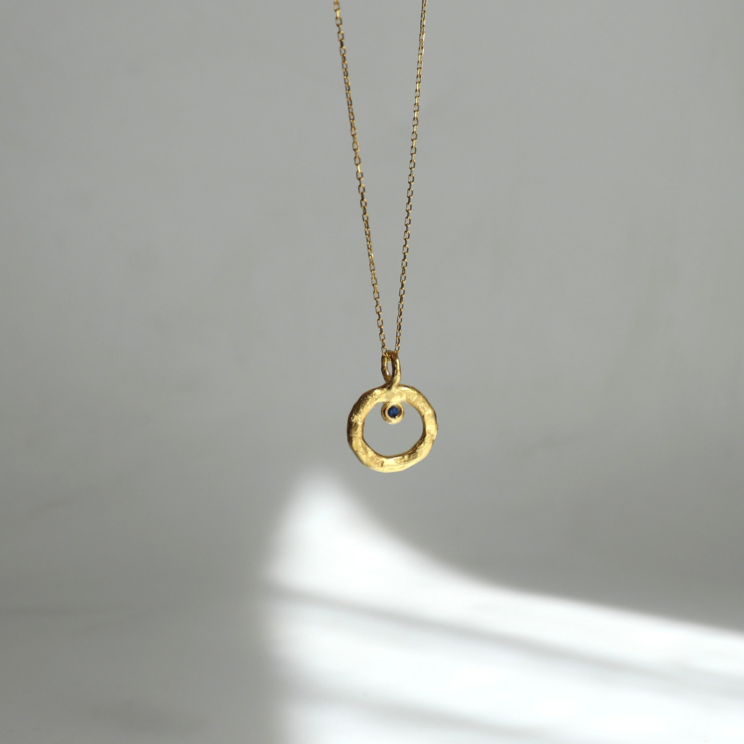 925 Gümüş Lacivert Yuvarlak Etnik Kolye