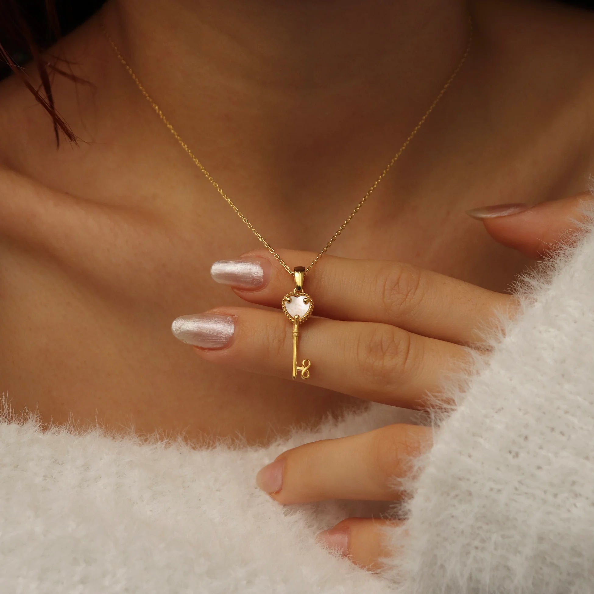 925 Ayar Gümüş | Sedefli Kalp Anahtar Kolye