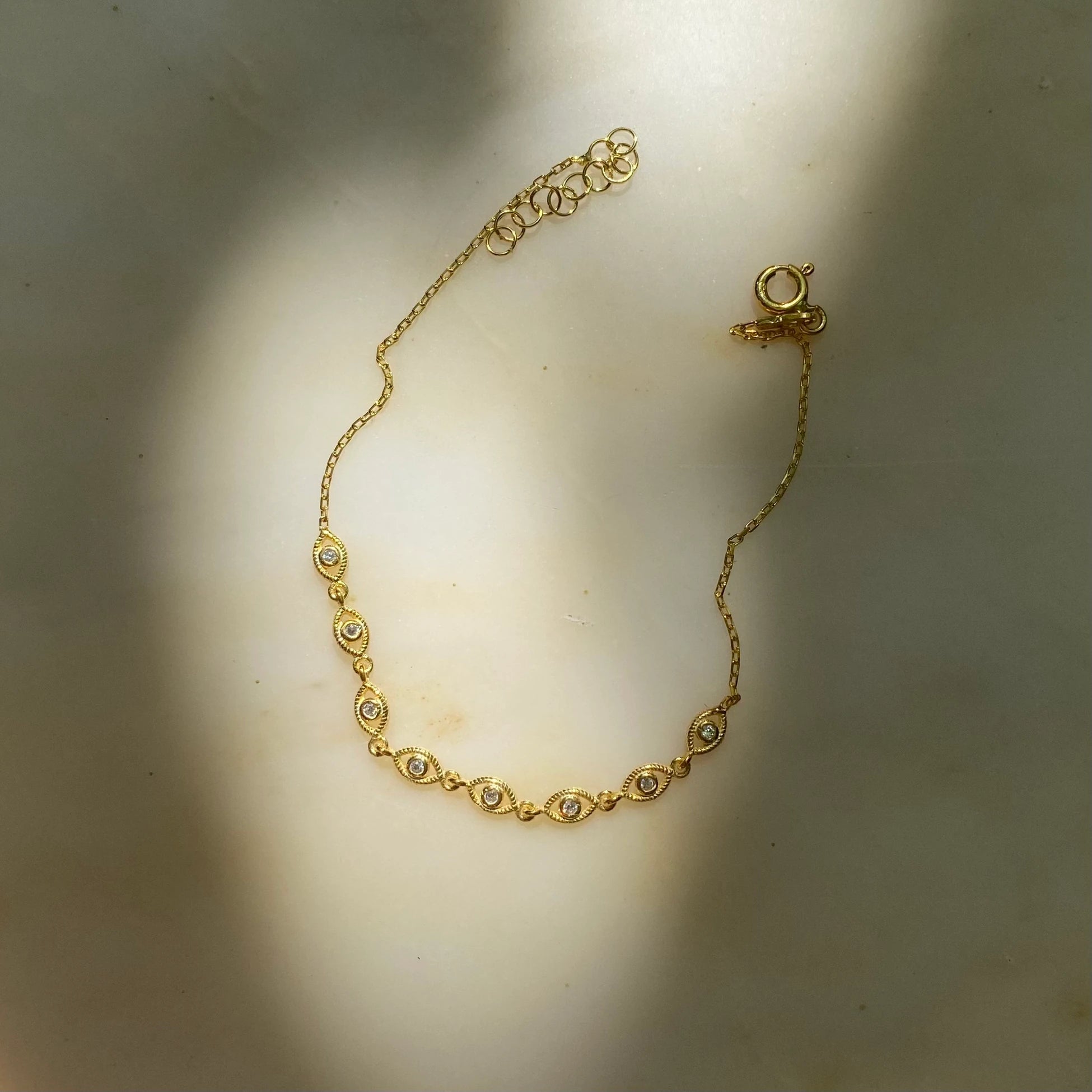 925 Ayar Gümüş Minimal Sıralı Göz Bileklik