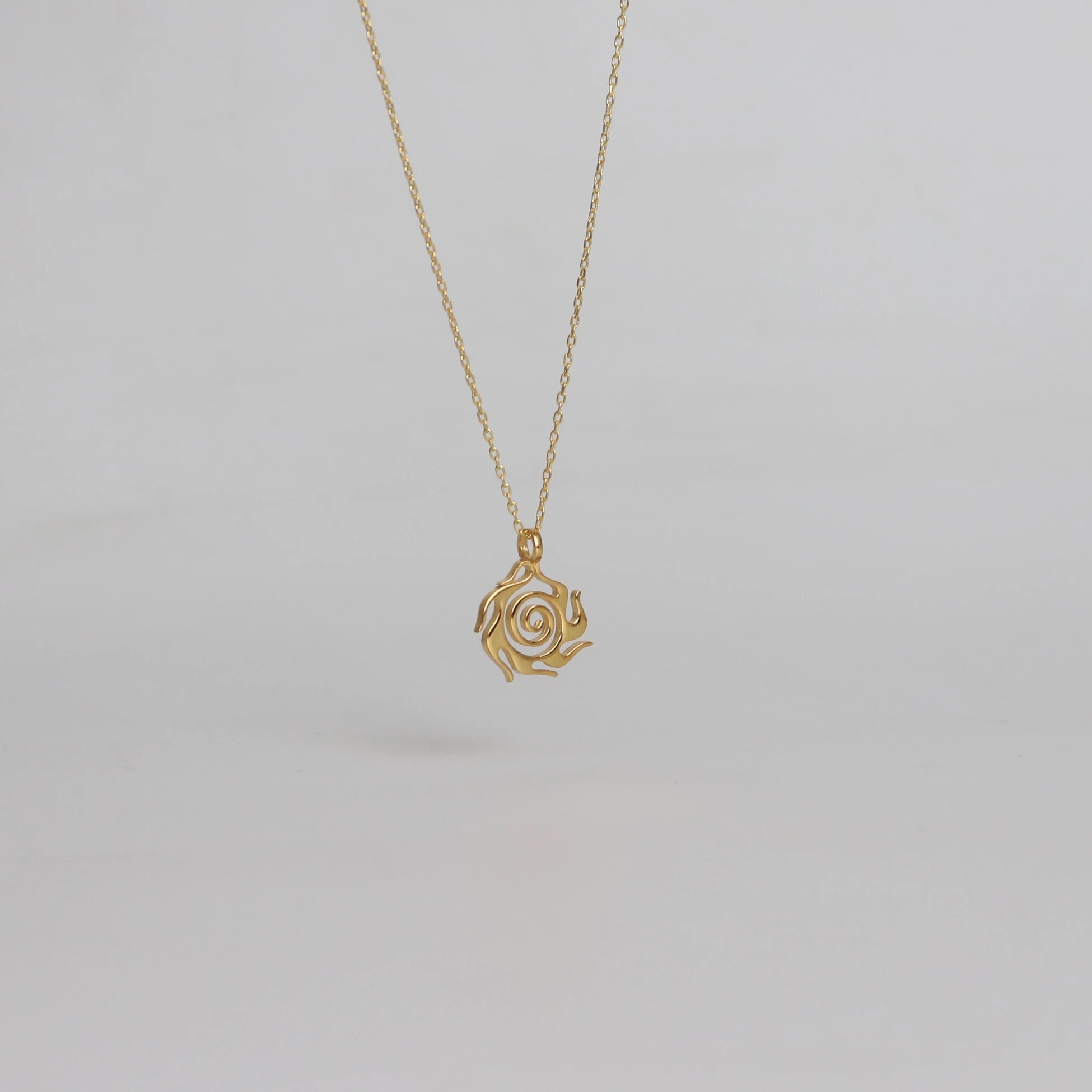 925 Ayar Gümüş Spiral Güneş Kolye