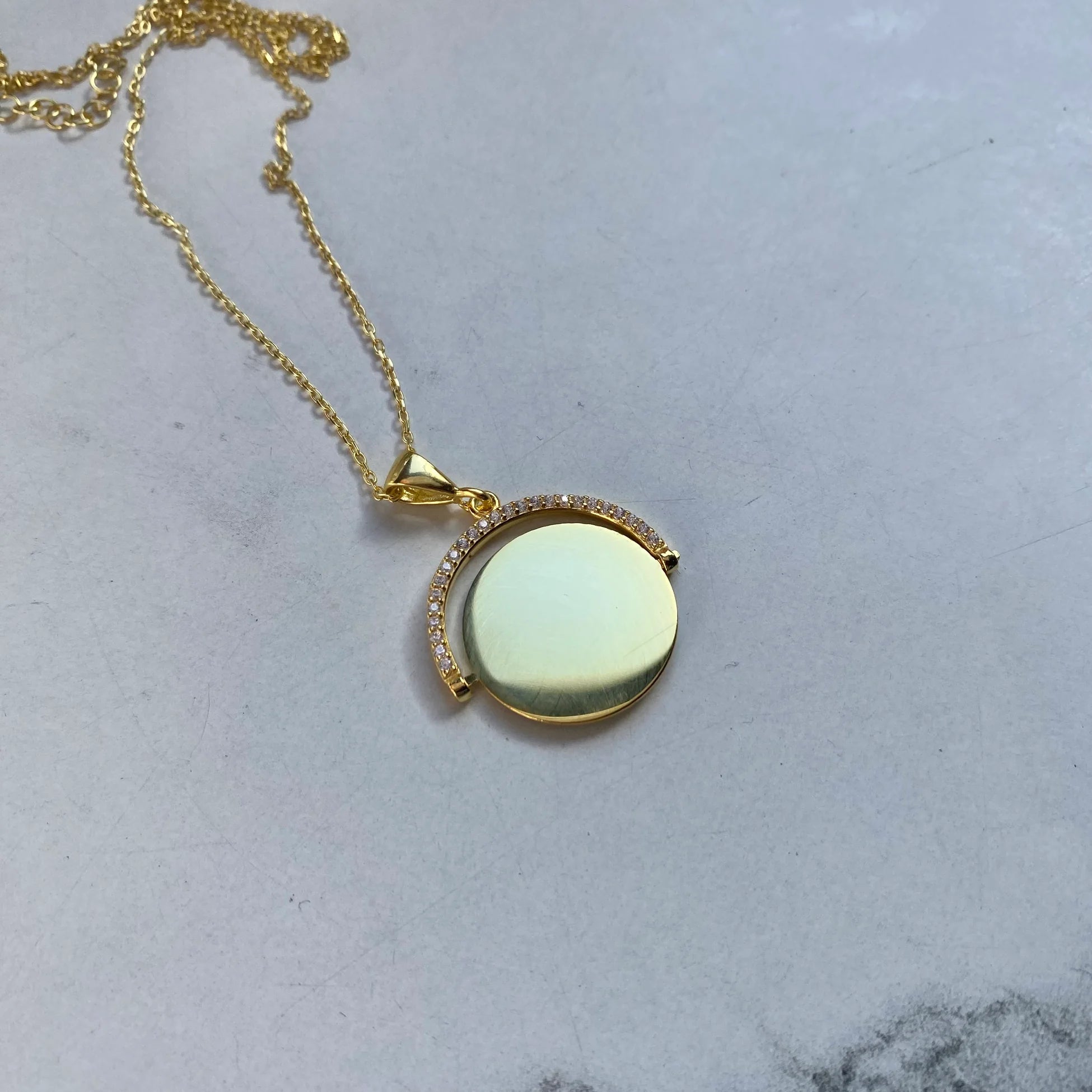 925 Ayar Gümüş Dönen Madalyon Serena Kolye