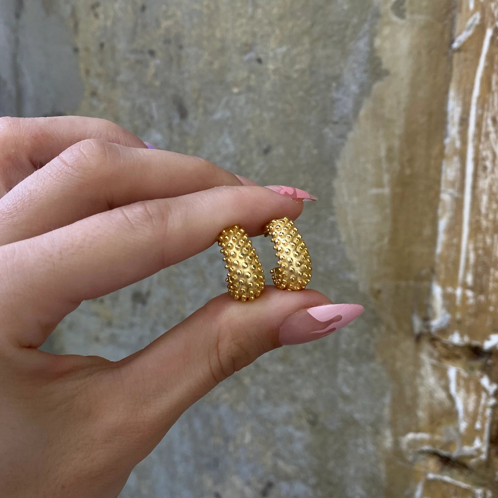 925 Ayar Gümüş Topçuklu Mini Oval Küpe