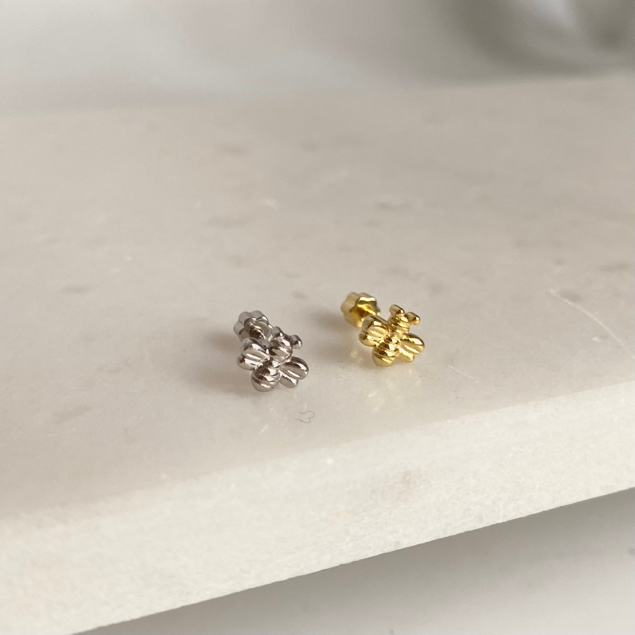 925 Gümüş Taşsız Arı Piercing (tek adet)