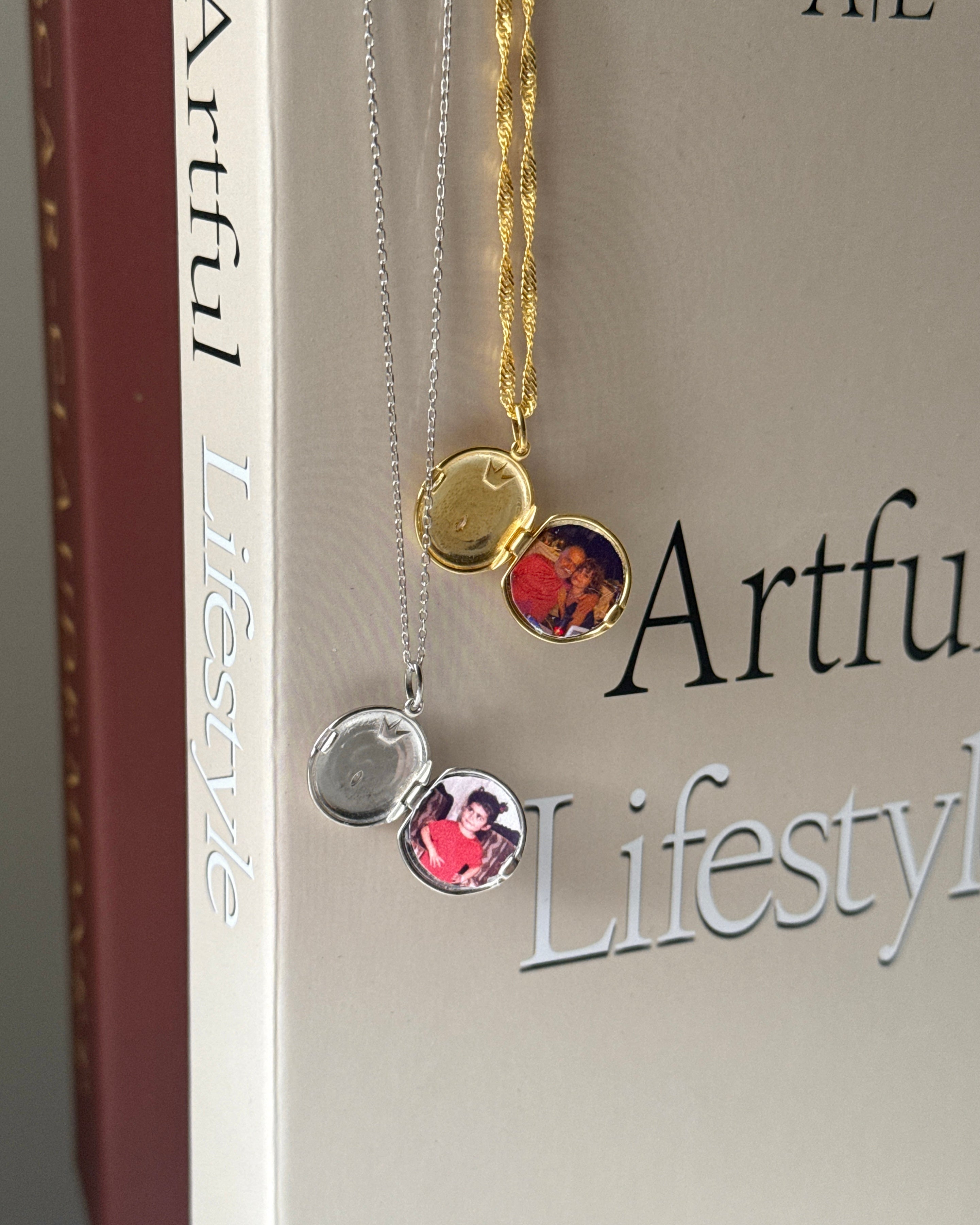 925| Şans Arılı Kapaklı Resim Kolye