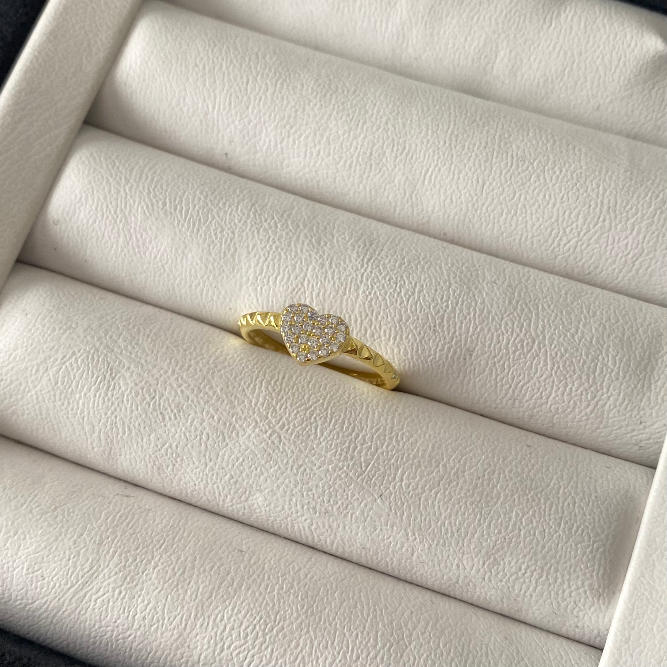 925 Ayar Gümüş | Taşlı Kalp Yüzük