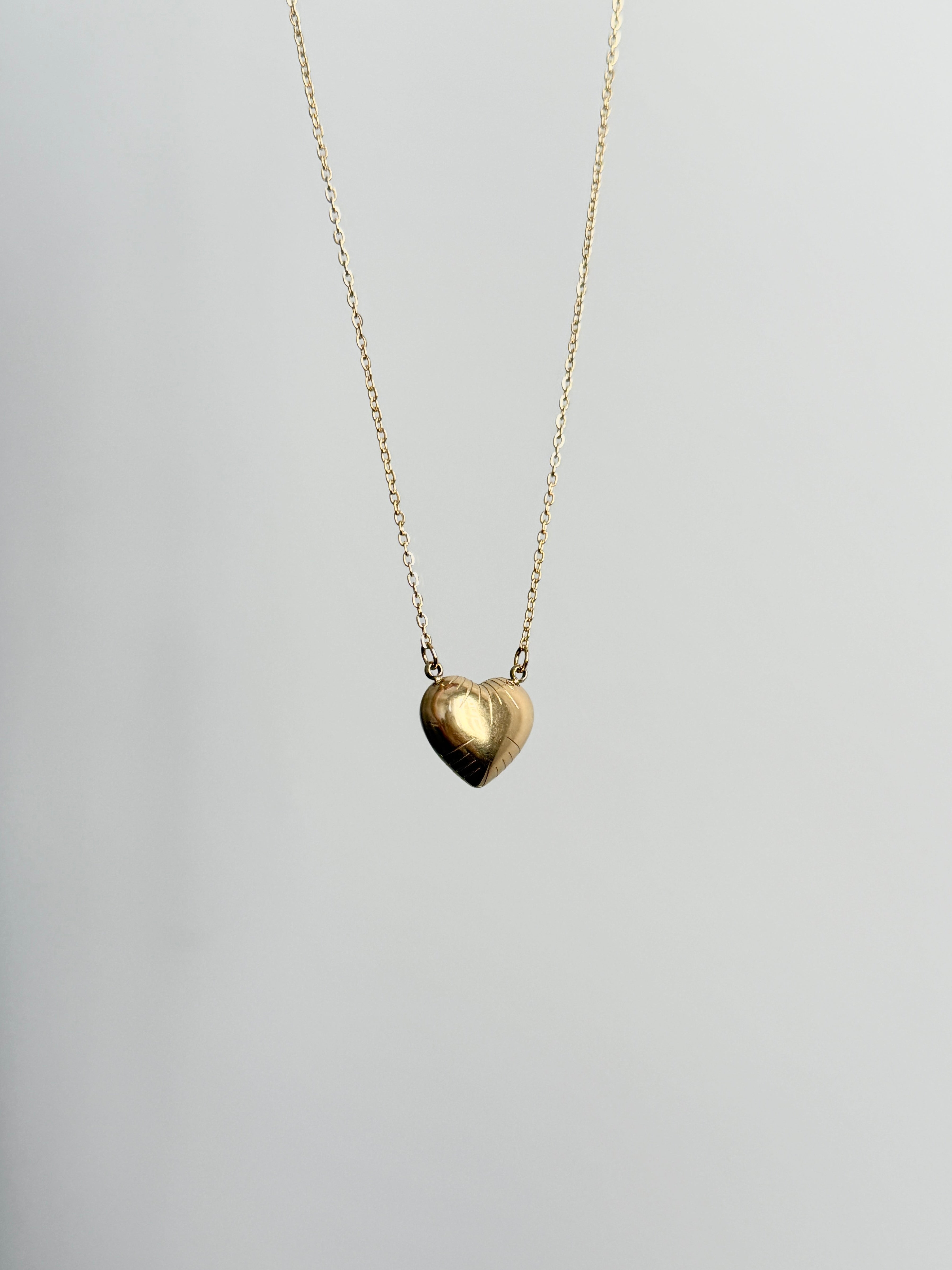 Çelik Bombe Kalp Kolye