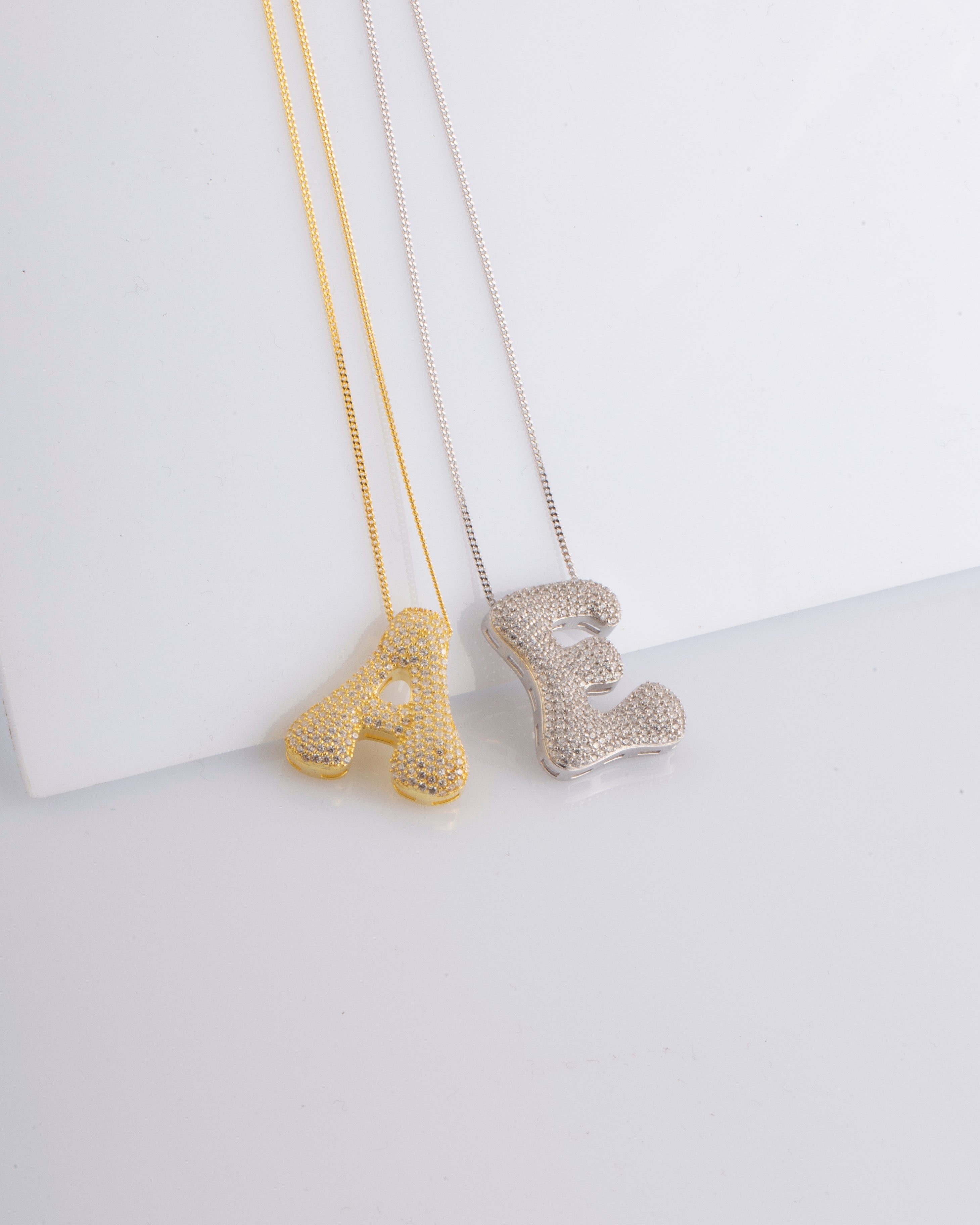 925 Ayar Gümüş Taşlı Büyük Asimetrik Harf Kolye