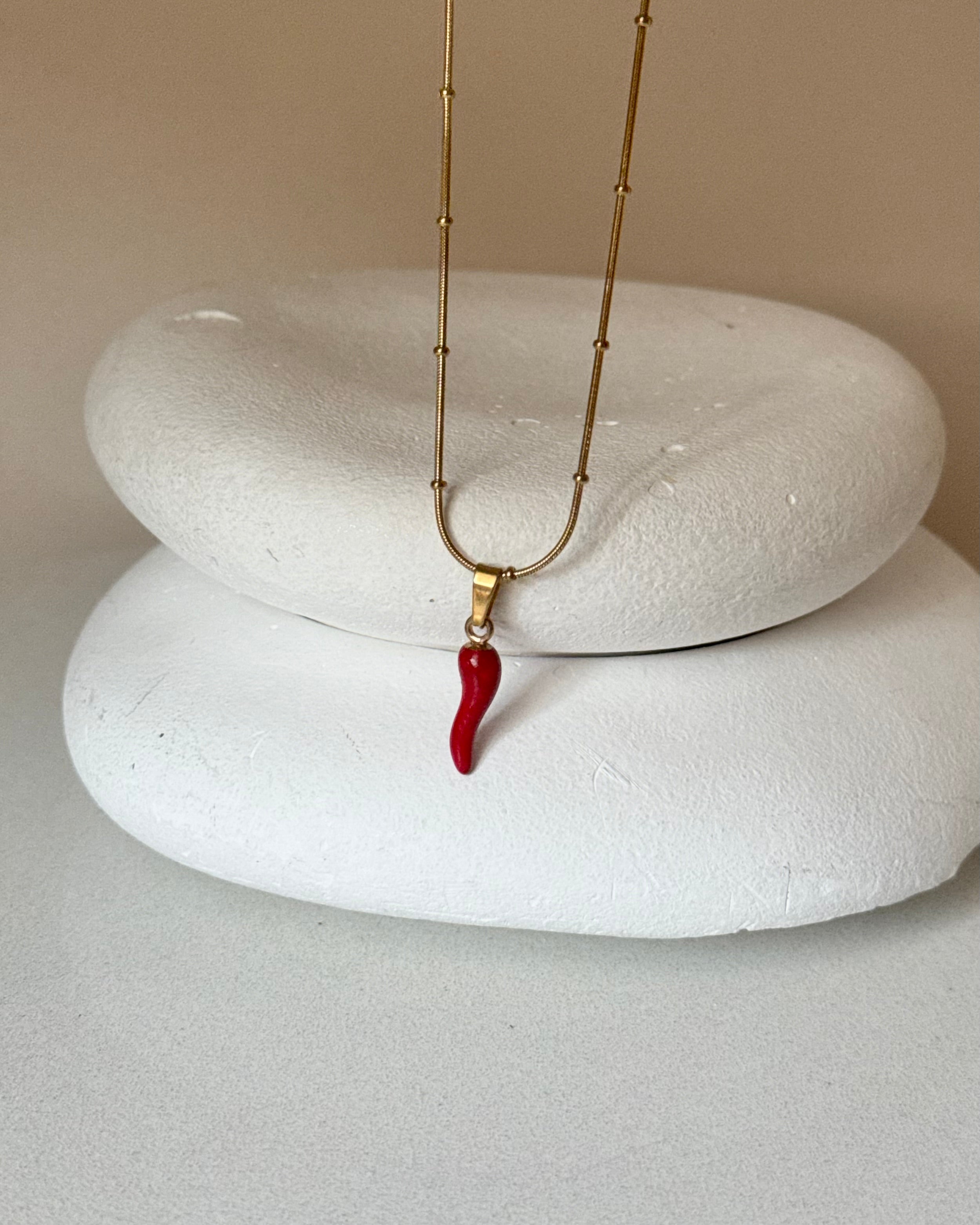 Çelik | Kırmızı Şans Biberi Kolye