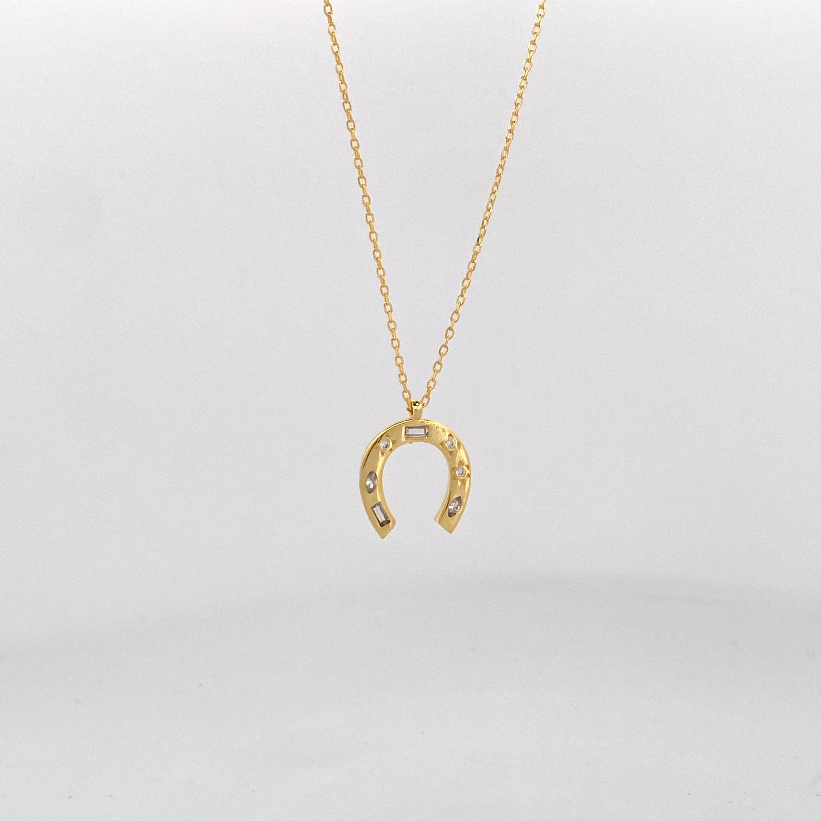 925 Ayar Gümüş Taşlı Nal Kolye