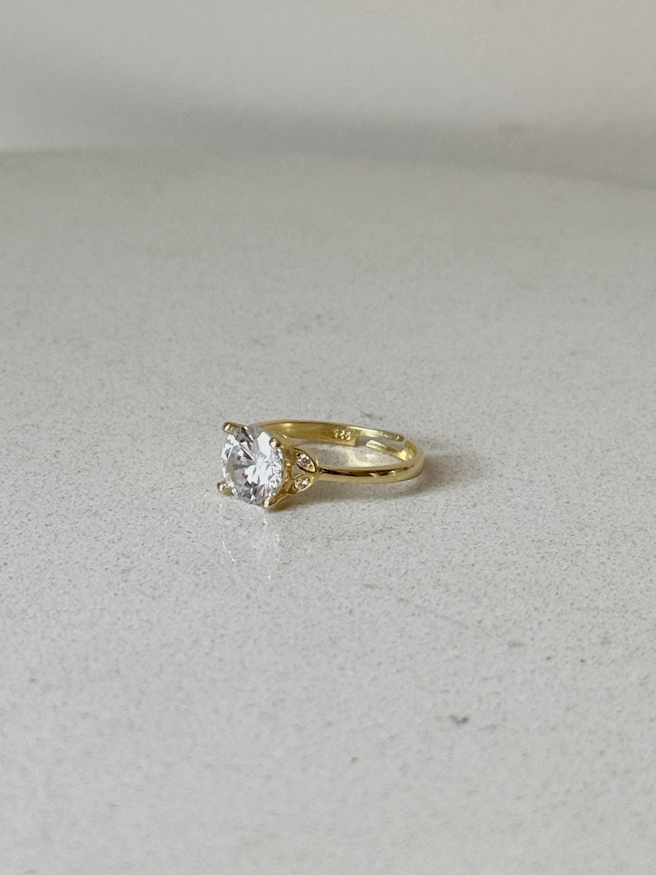 925 | Desenli Yuvarlak Tektaş Yüzük