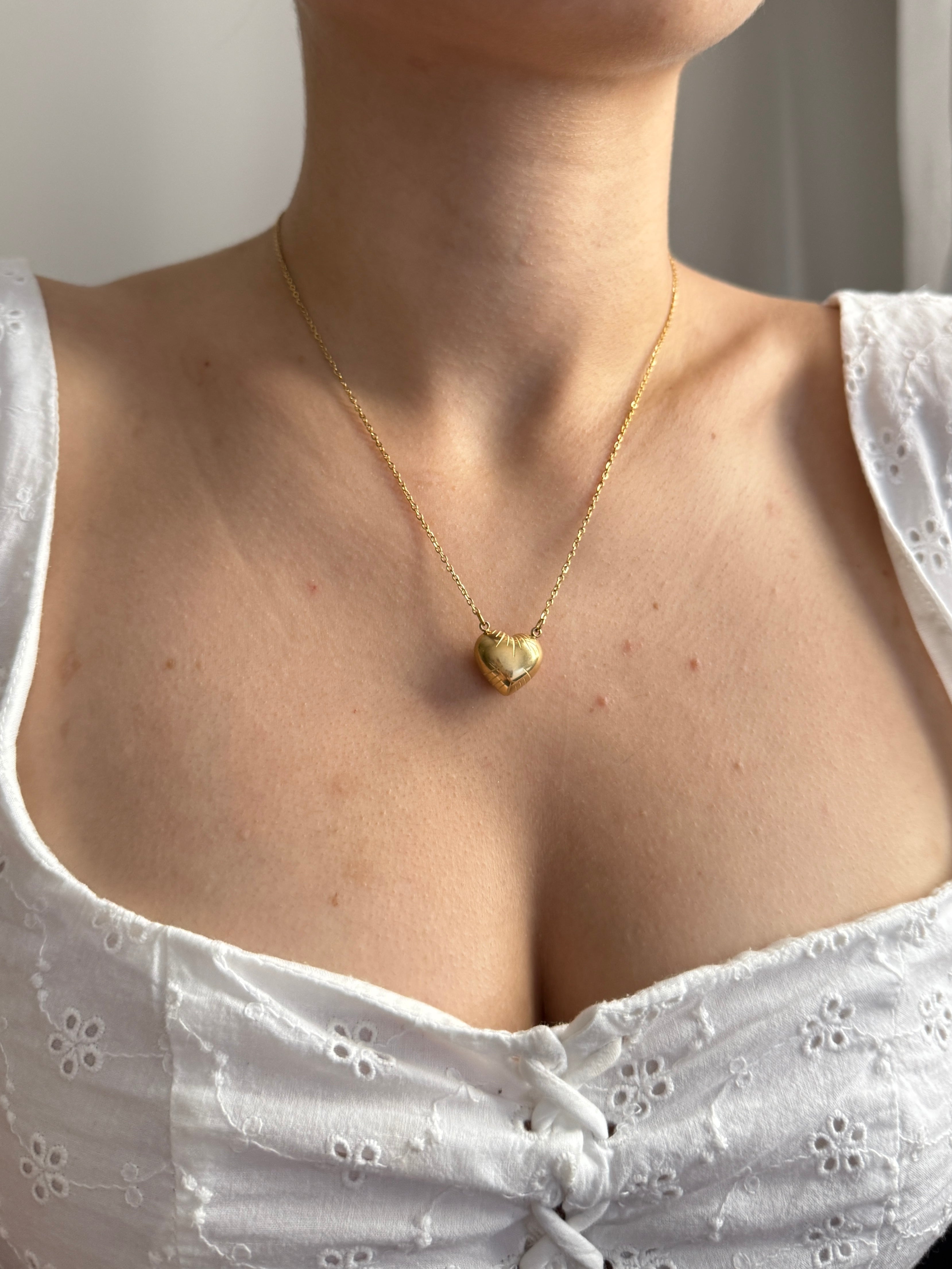 Çelik Bombe Kalp Kolye