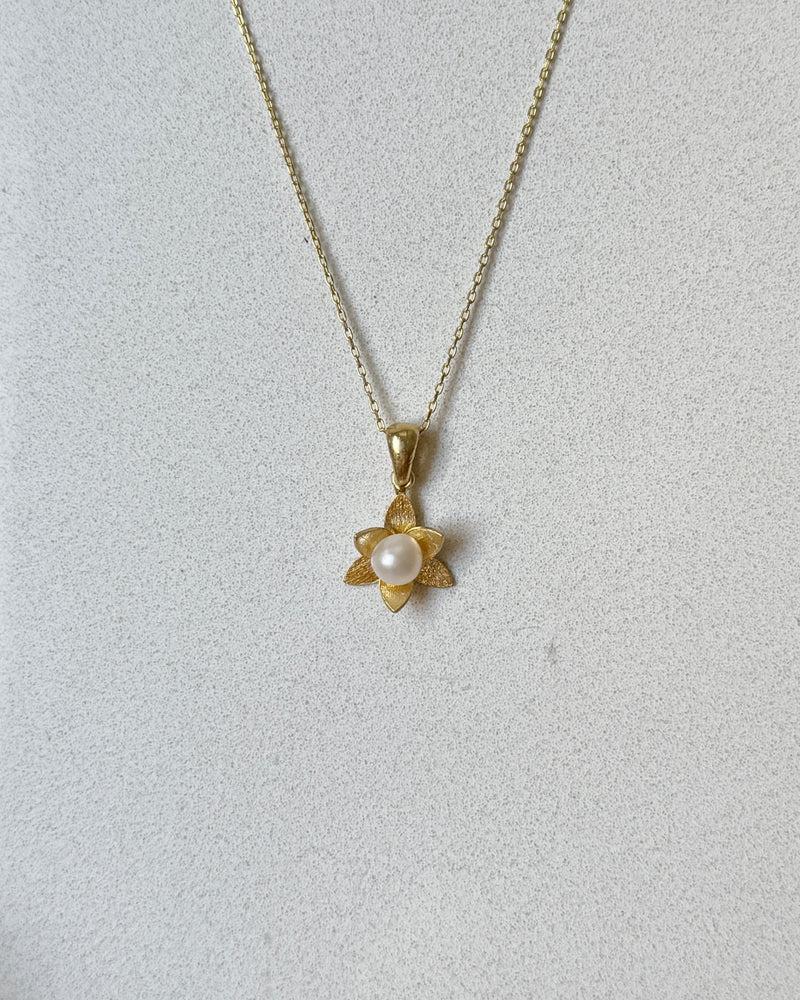 925 | İnci Lotus Kolye