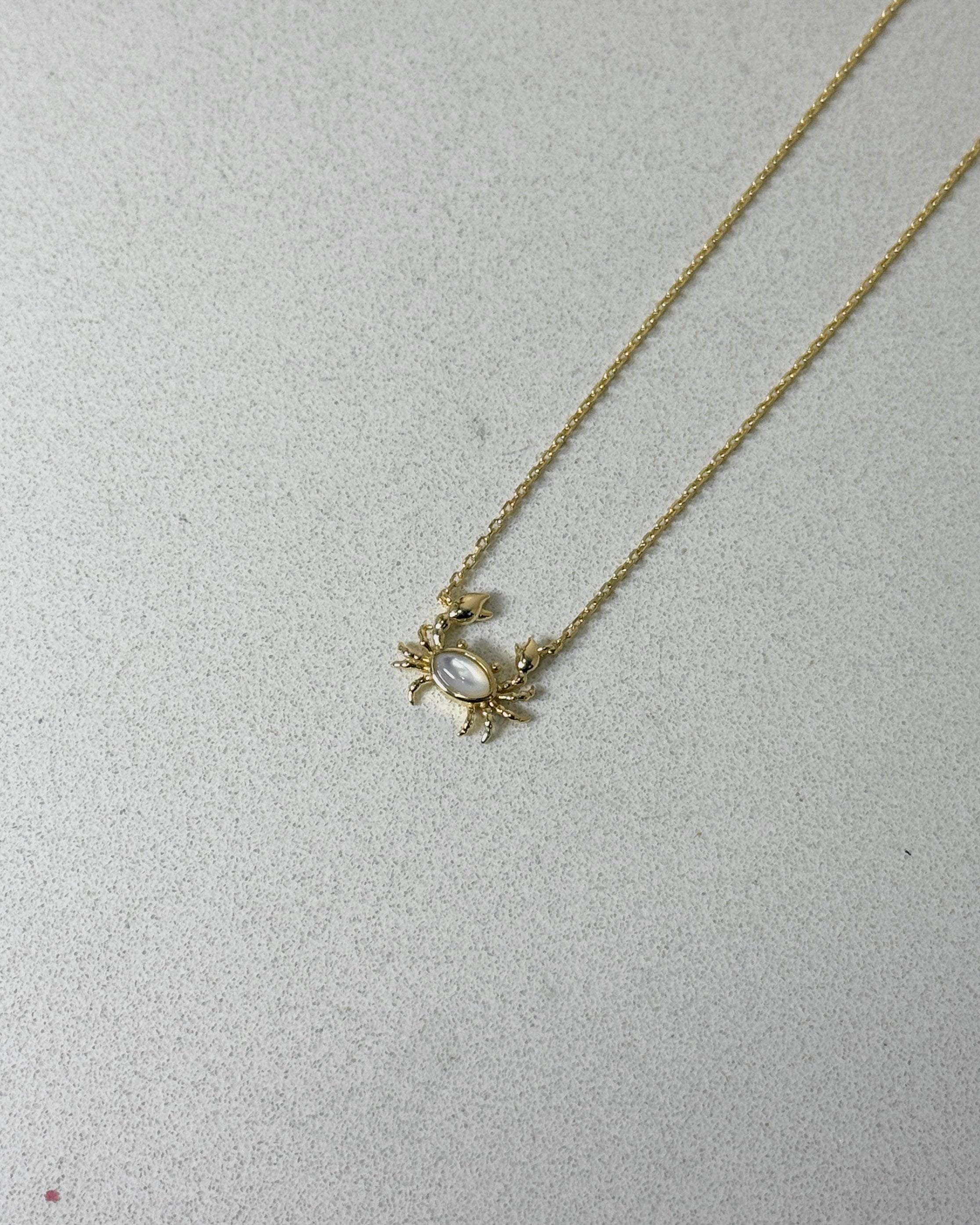 925 | Sedef Taş Yengeç Kolye