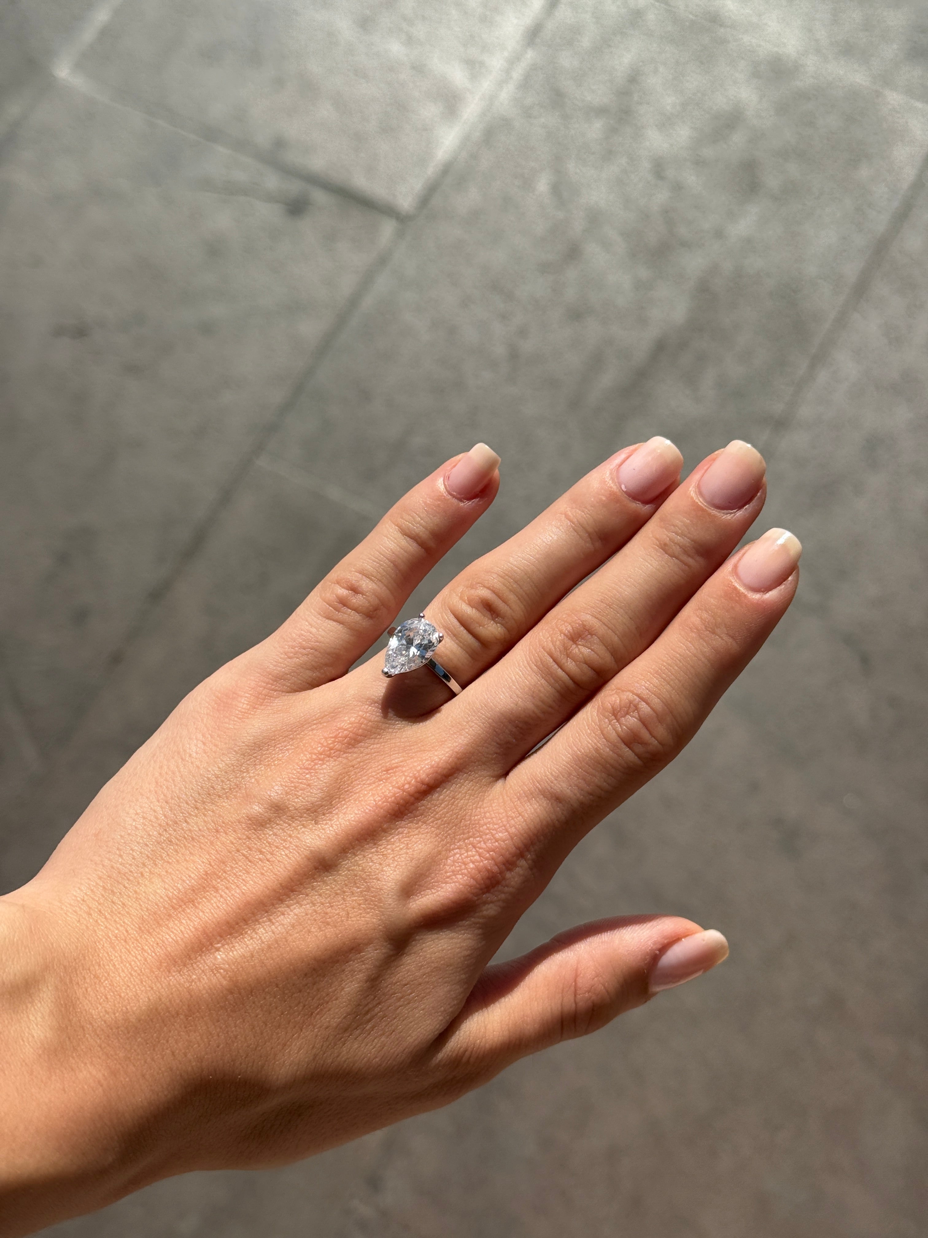 925 Gümüş Oval Tektaş Yüzük