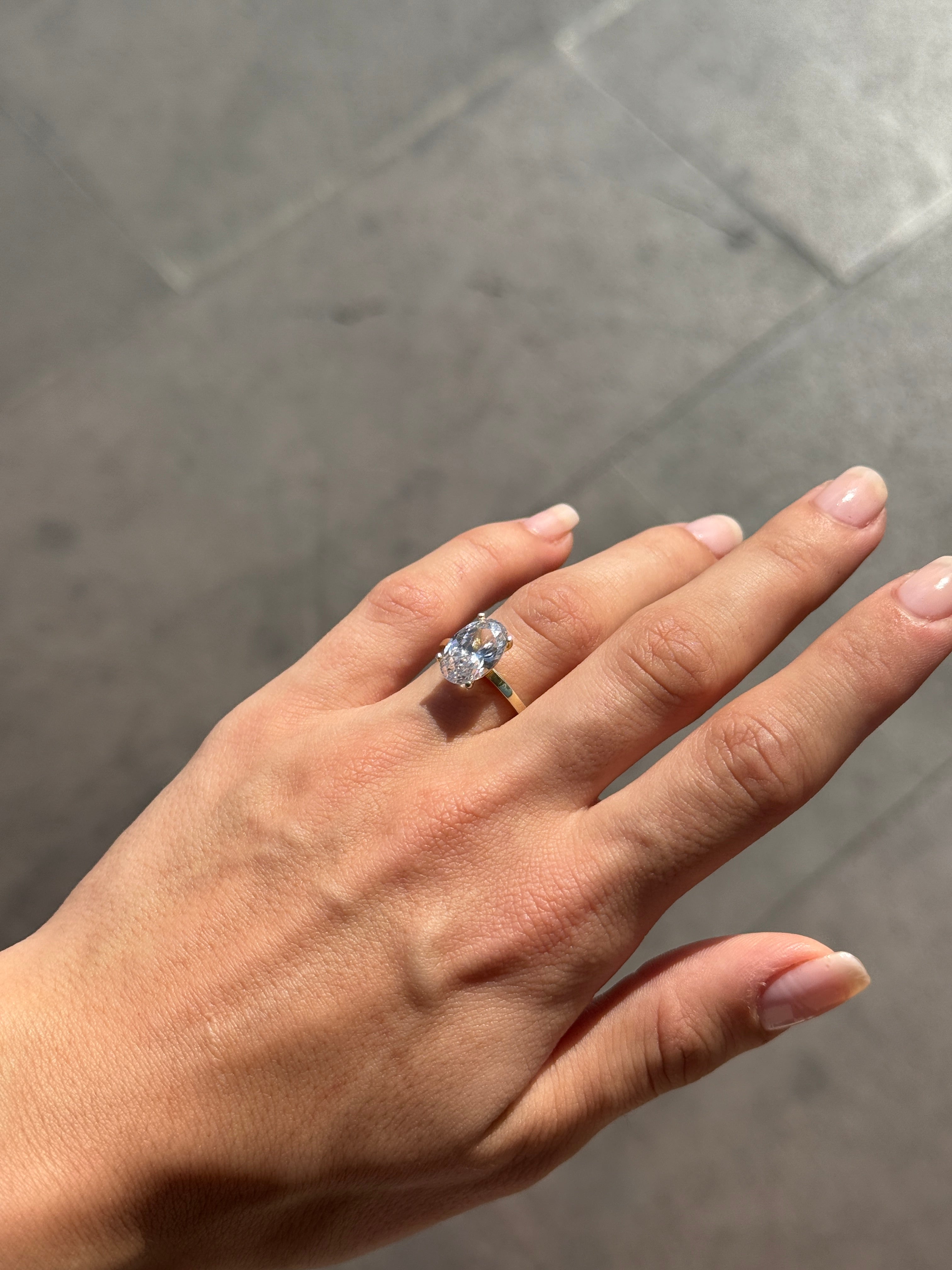 925 Gümüş Oval Tektaş Yüzük