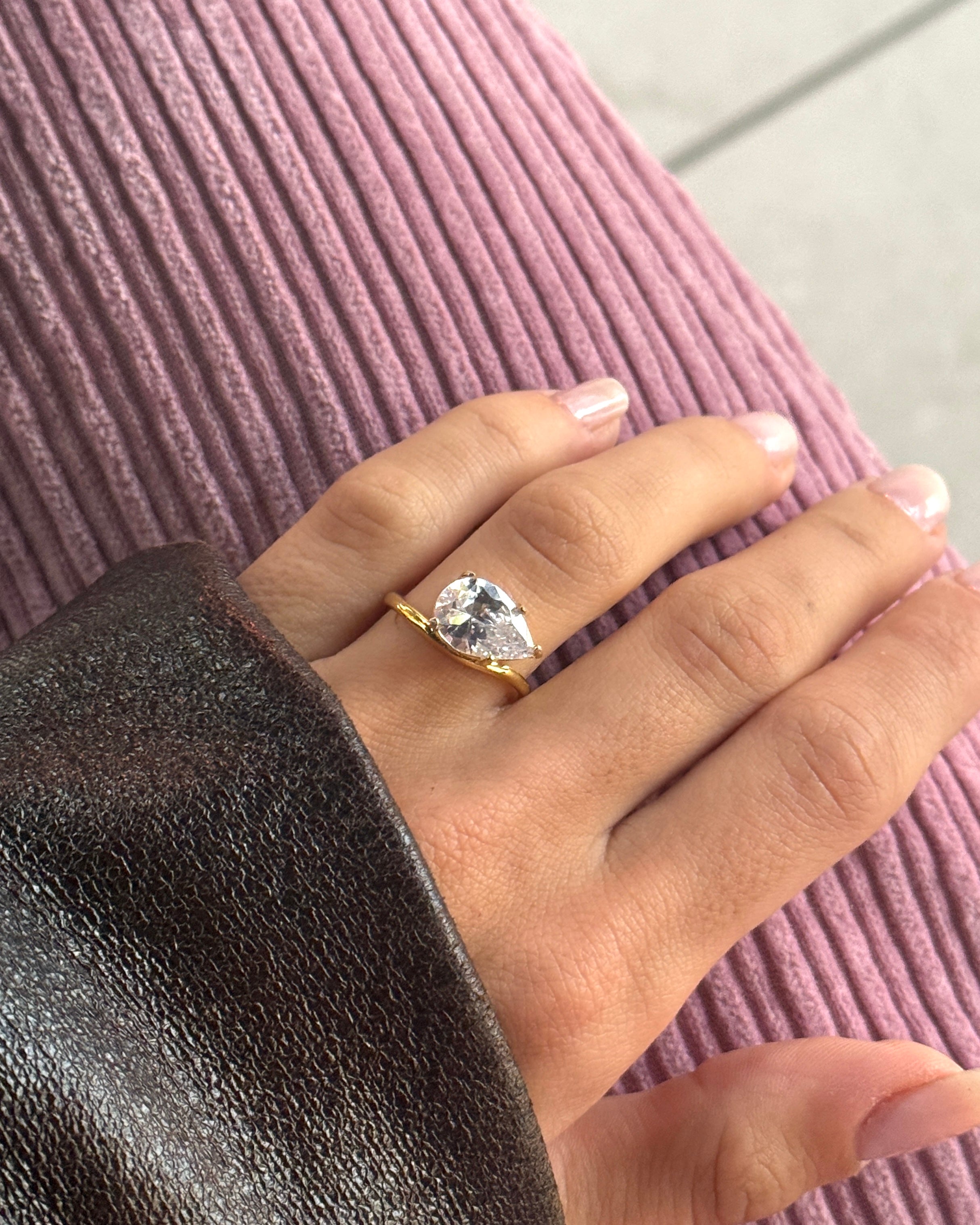 925 | Damla Yatay Tektaş Yüzük / Ayarlanabilir Ölçü