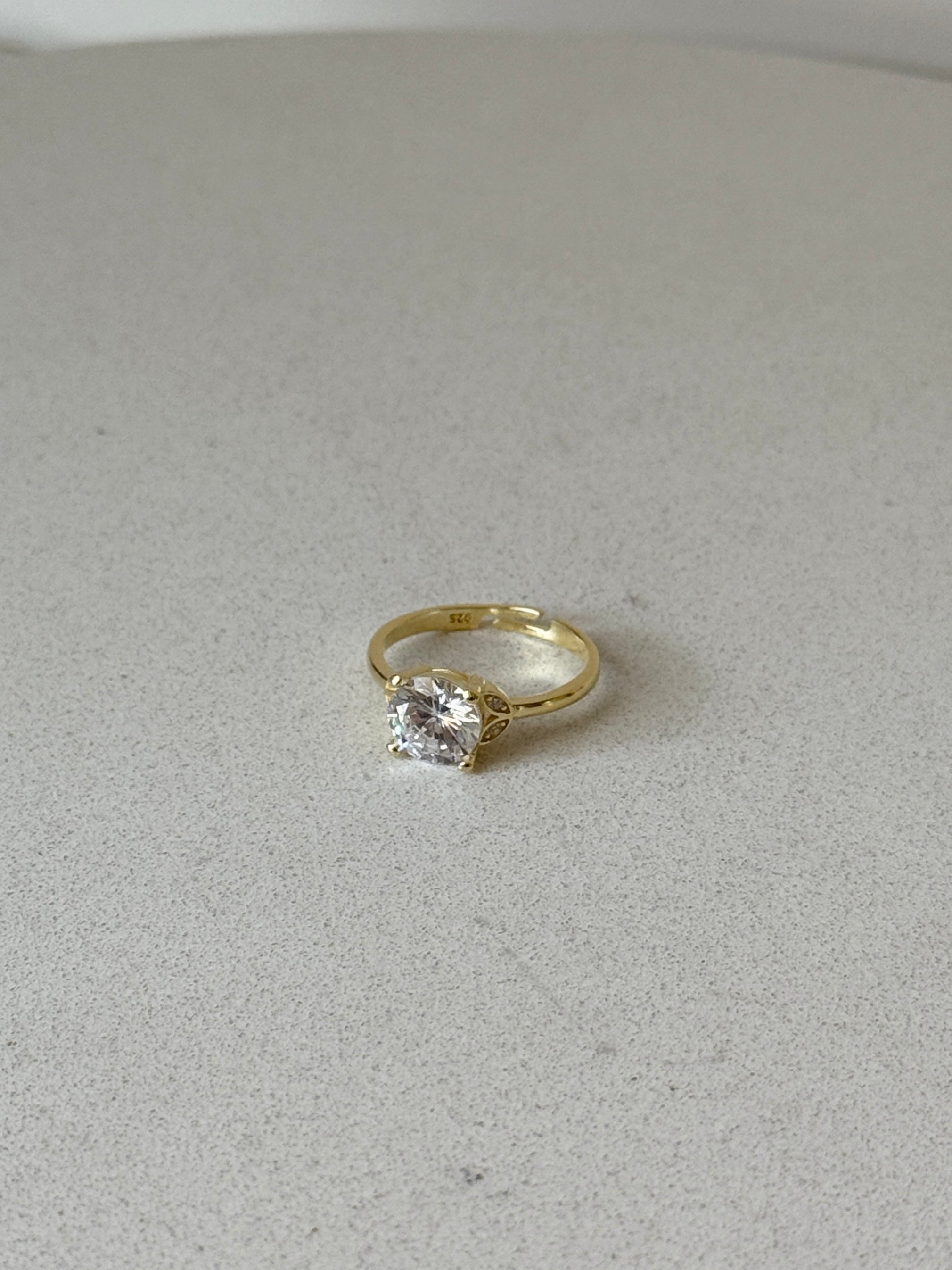 925 | Desenli Yuvarlak Tektaş Yüzük