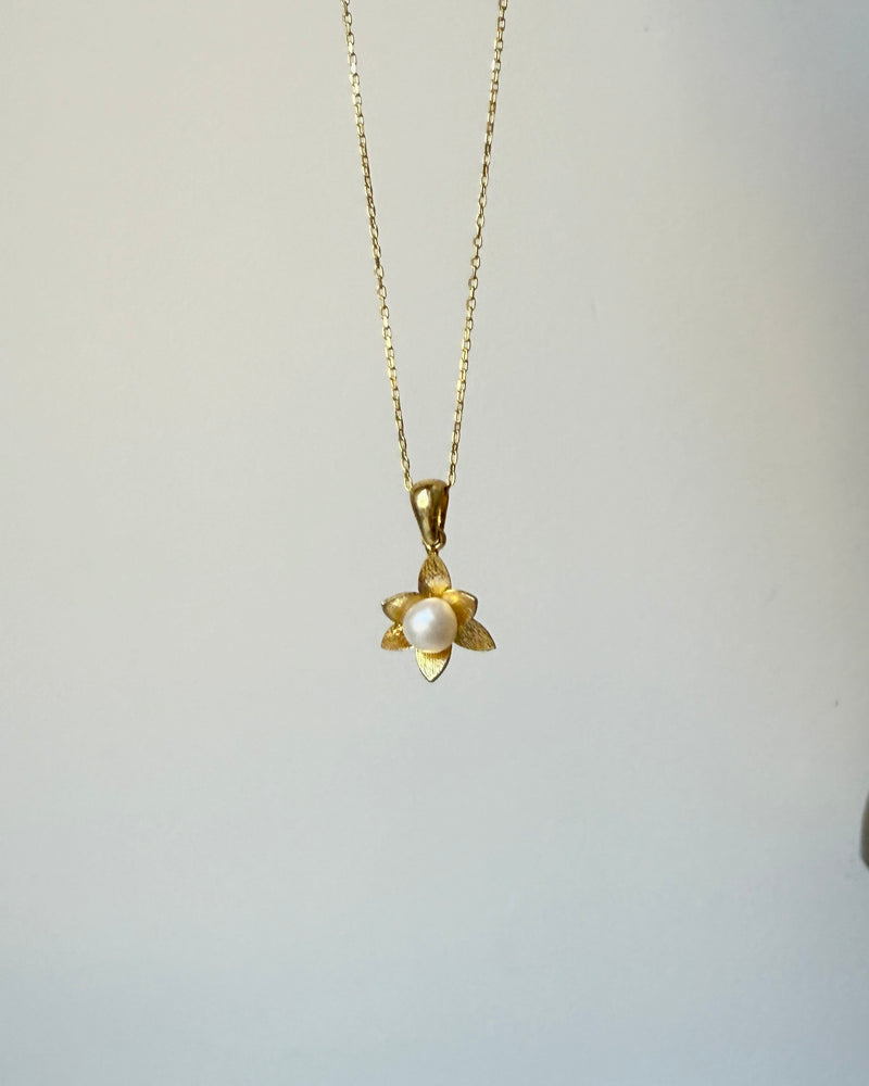 925 | İnci Lotus Kolye