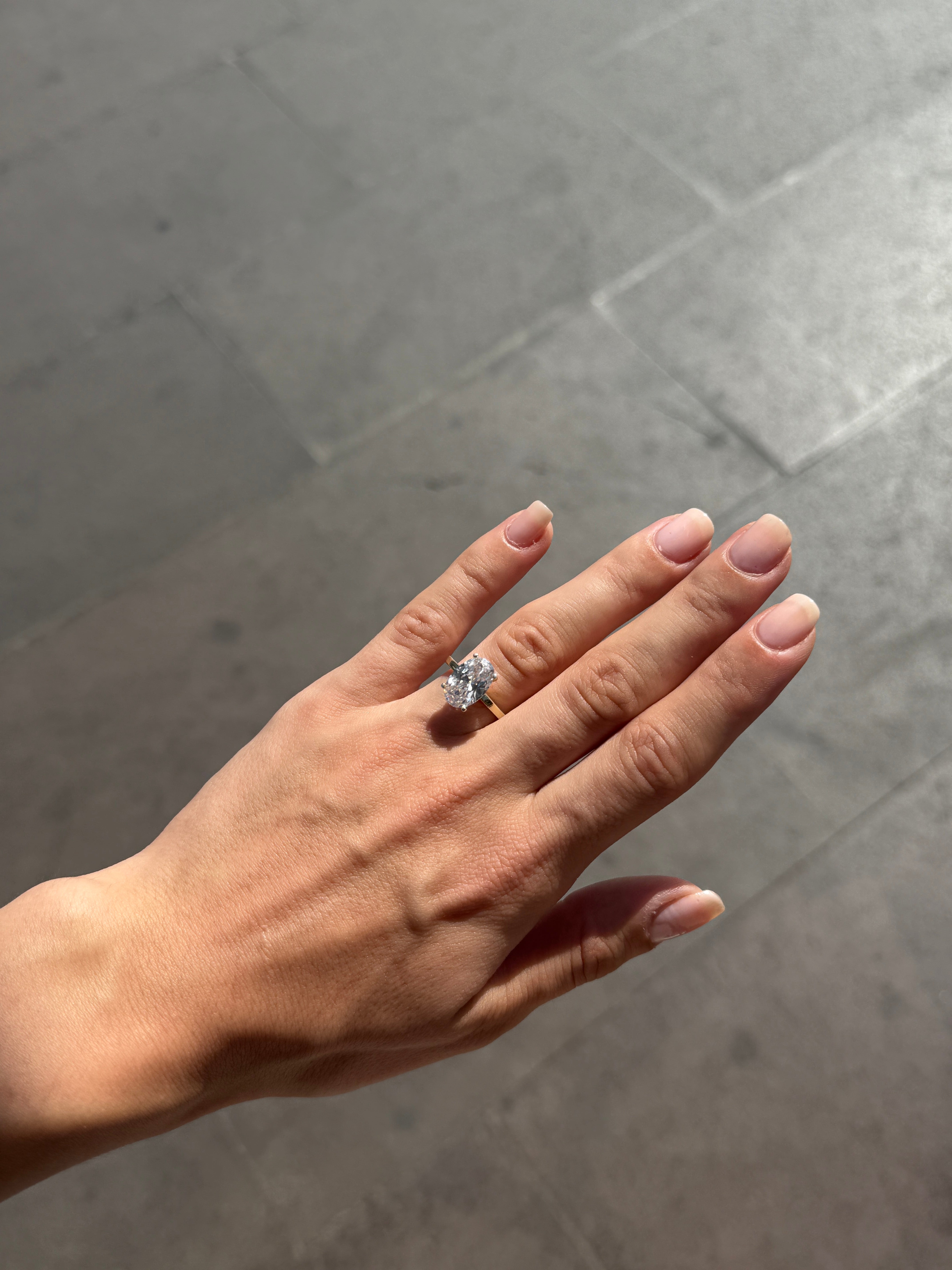 925 Gümüş Oval Tektaş Yüzük