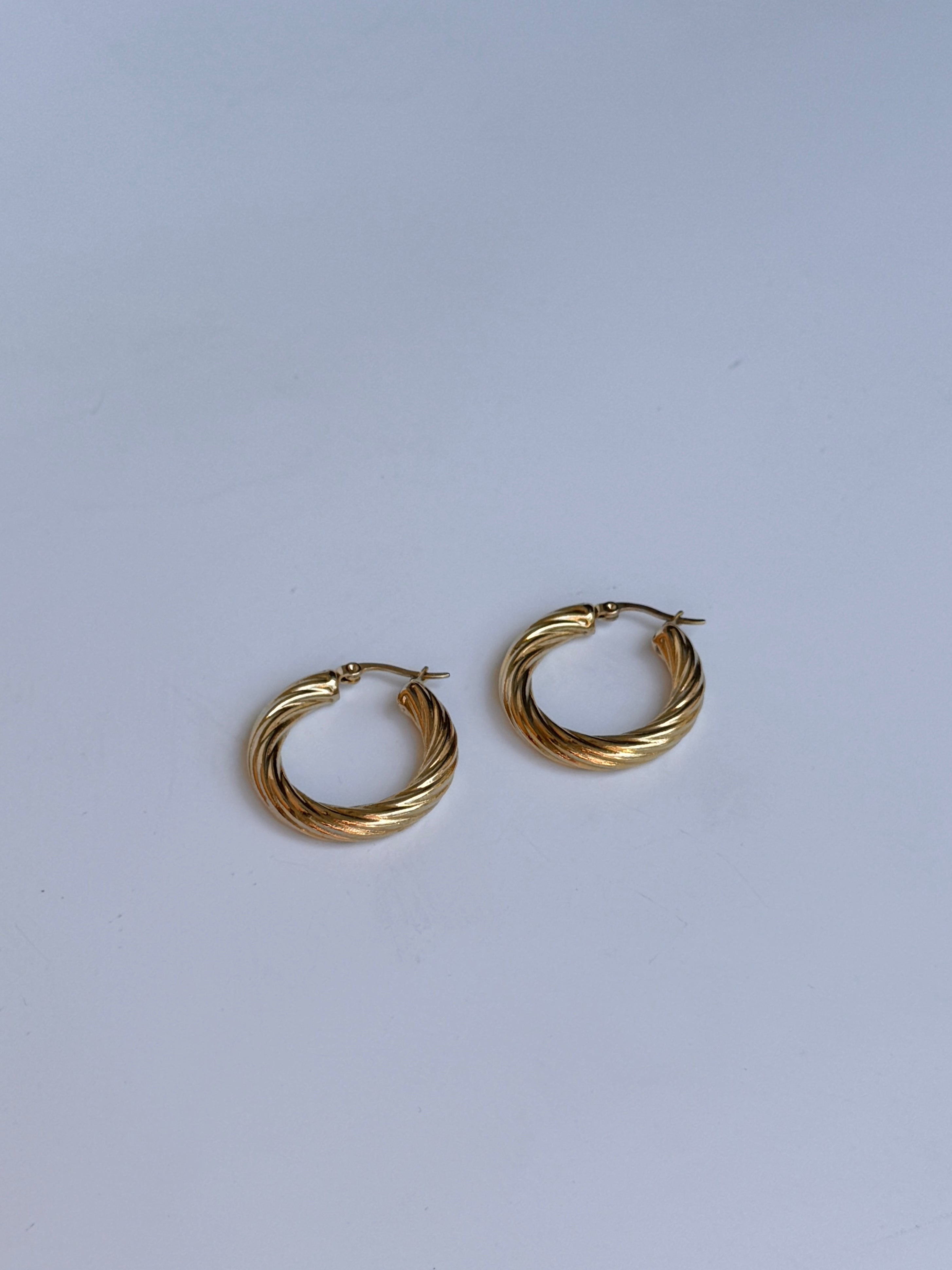 Çelik Burgu Halka Küpe